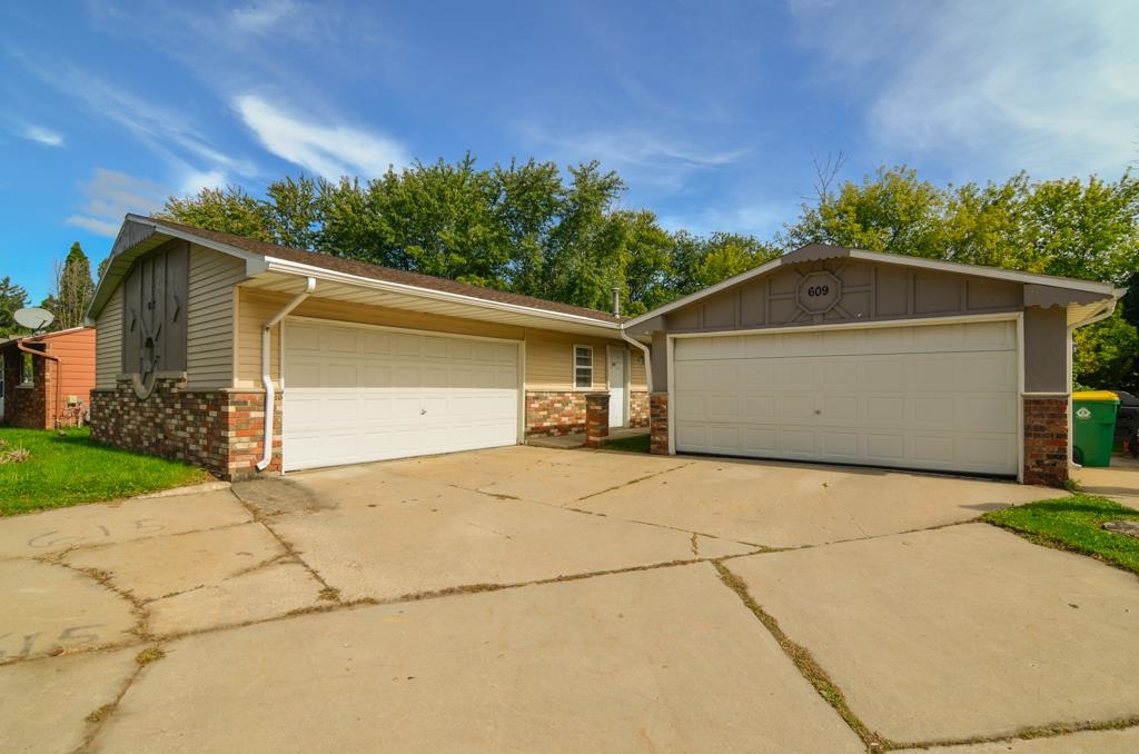 607 VICTORIA Court Green Bay Wisconsin United States, for Sale, residential,  , Fireside Realty LLC