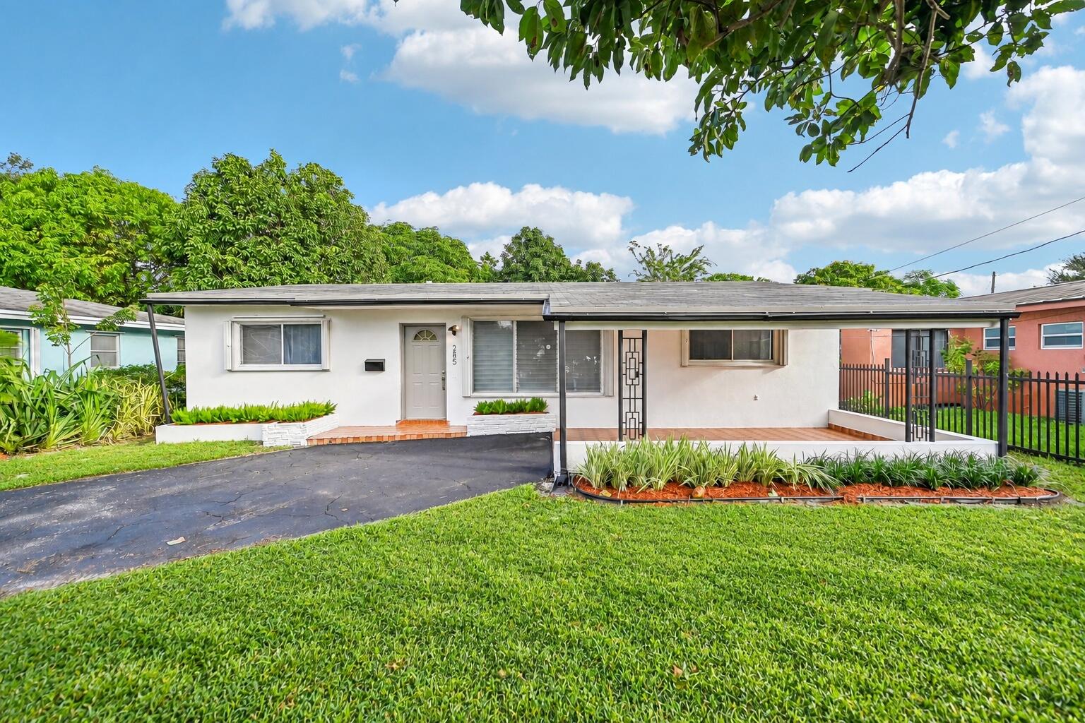 285 NE 165TH Street Miami Florida United States, for Sale, residential, Sophia Roy, Incom New Demo Office