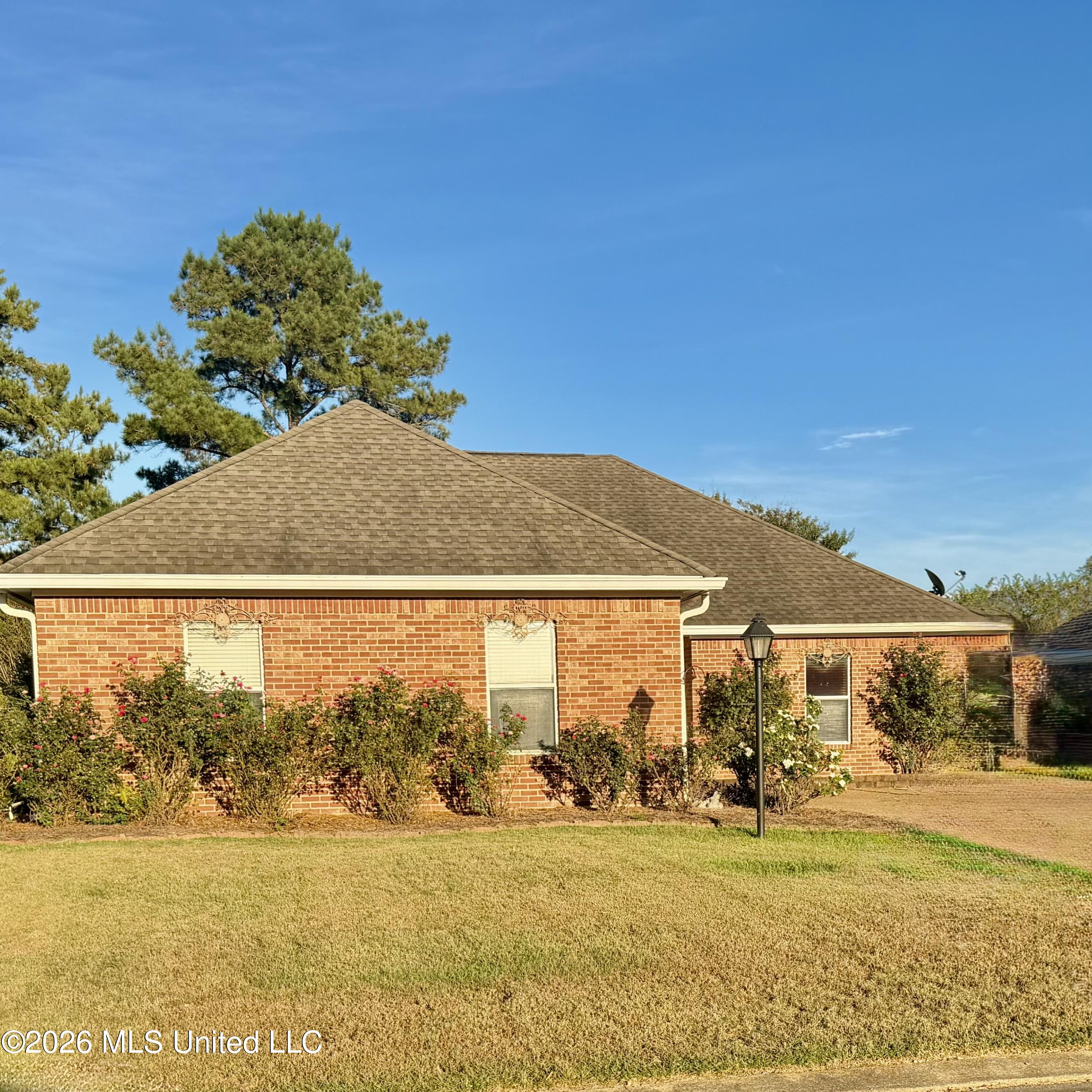 18 Old Bridge Cove Byram Mississippi United States, for Sale, residential, Jessica McLaurin, Rezults Realty, LLC