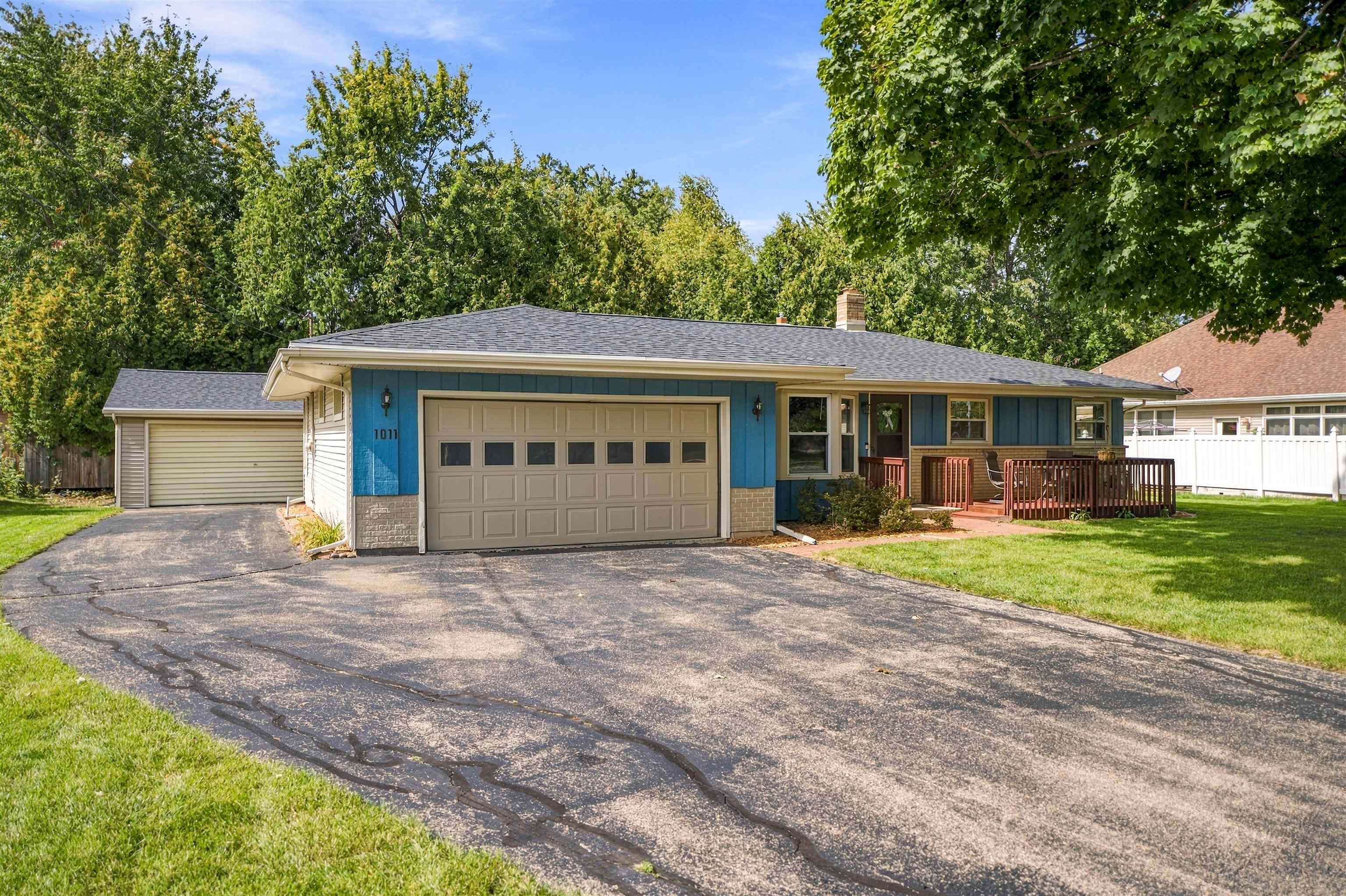 1011 S BLUEMOUND Drive Appleton Wisconsin United States, for Sale, residential,  , Fireside Realty LLC