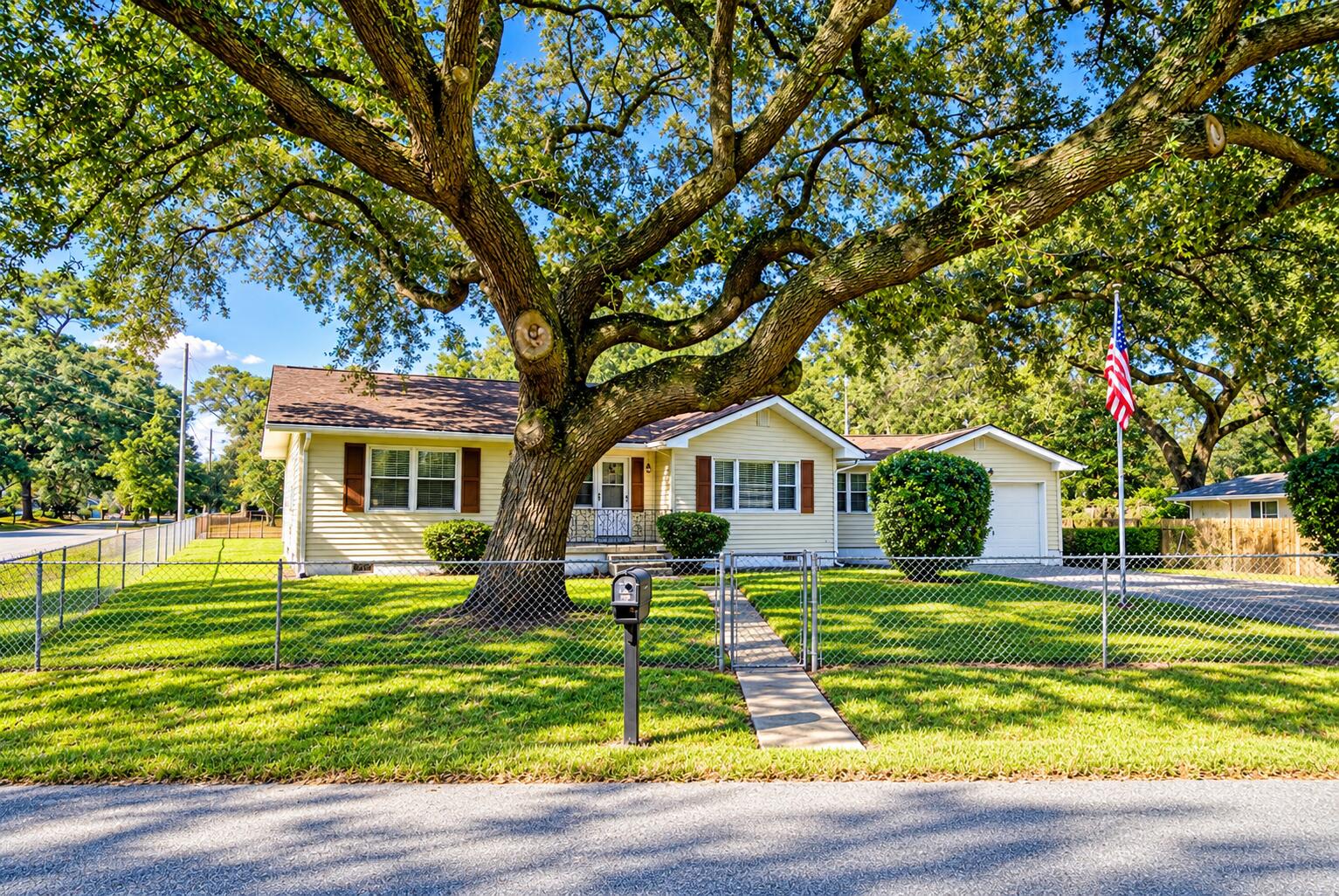 2236 Woodland Shores Road Charleston South Carolina United States, for Sale, residential, Bobbie  Rose, Keller Williams Realty Charleston/West Ashley
