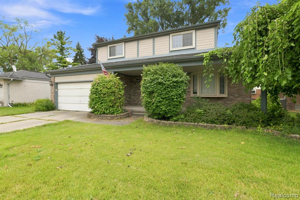 18238 Red Oaks Drive Macomb Michigan United States, for Sale, residential, 