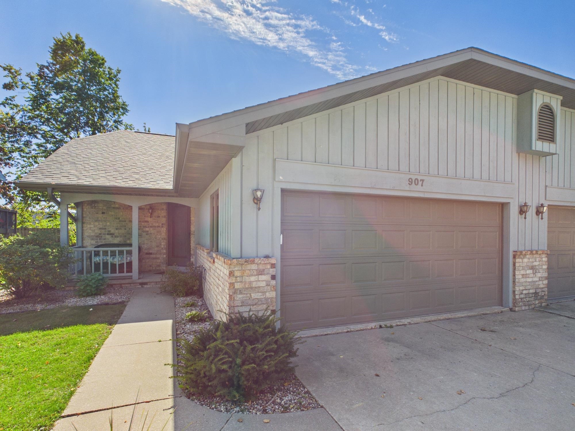 907 W RIDGEVIEW Drive Appleton Wisconsin United States, for Sale, residential,  , Fireside Realty LLC