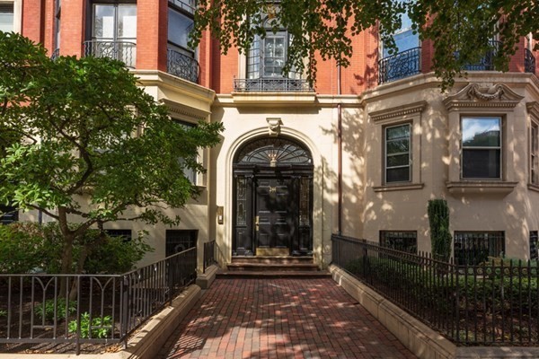244 Beacon  UNIT 2B Boston Massachusetts United States, for Sale, residential, Darcy Bento, South Boston  Realtor Bento Real Estate Group, Bento Real Estate Group, Inc.