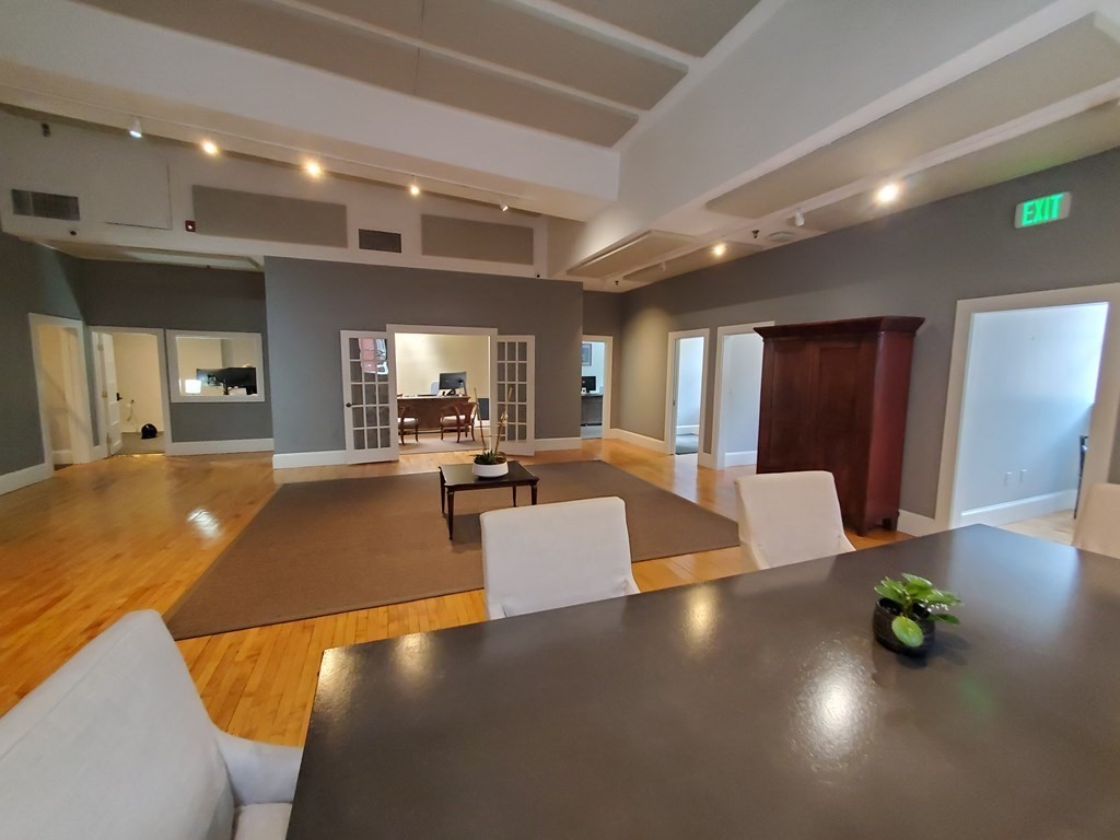 323 Newbury Street Boston Massachusetts United States, for Lease, commercial,  , The Edwards Realty Team - Barrett Sotheby's International Realty