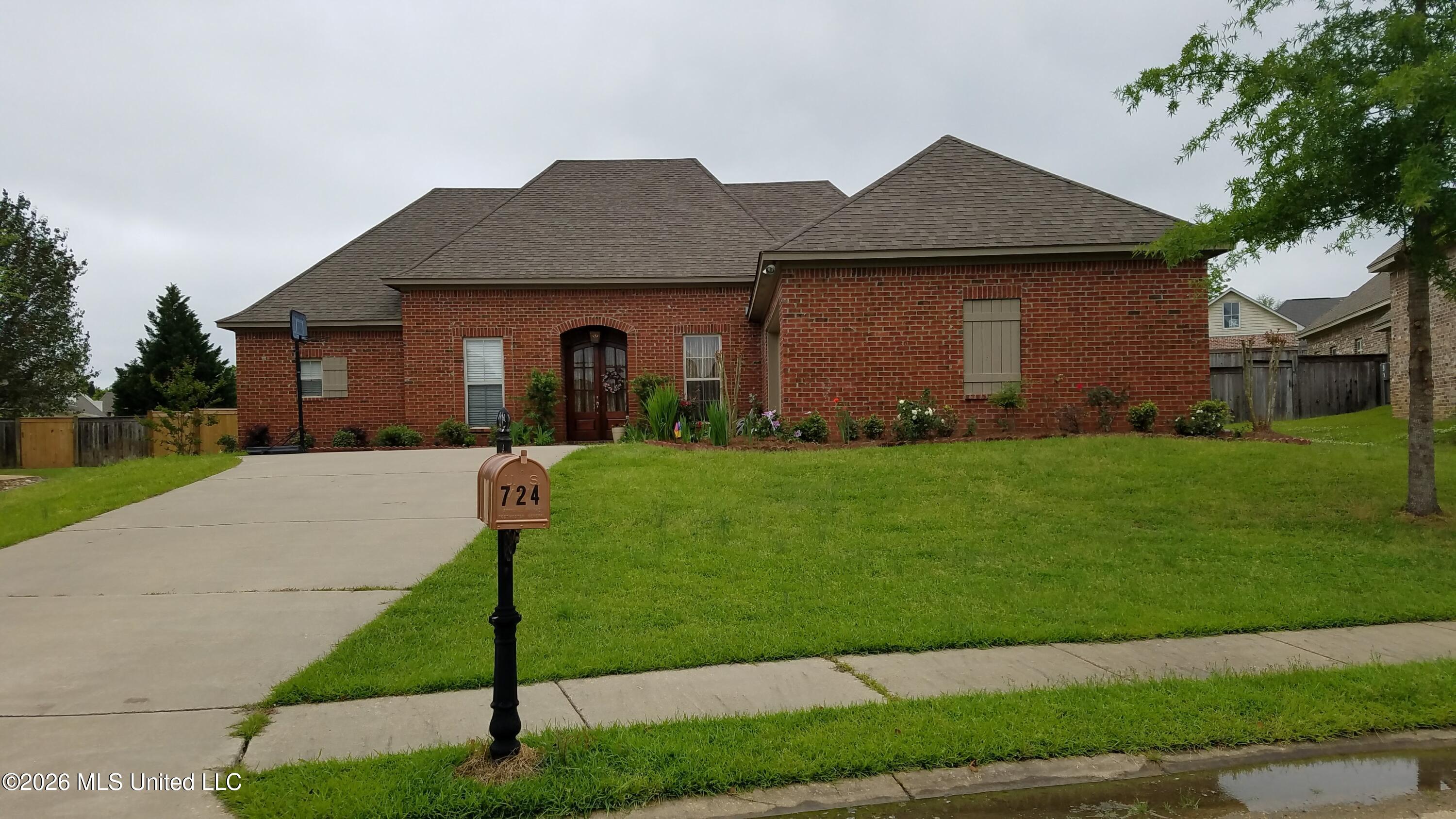 724 Huntington Cove Madison Mississippi United States, for Sale, residential, Jessica McLaurin, Rezults Realty, LLC