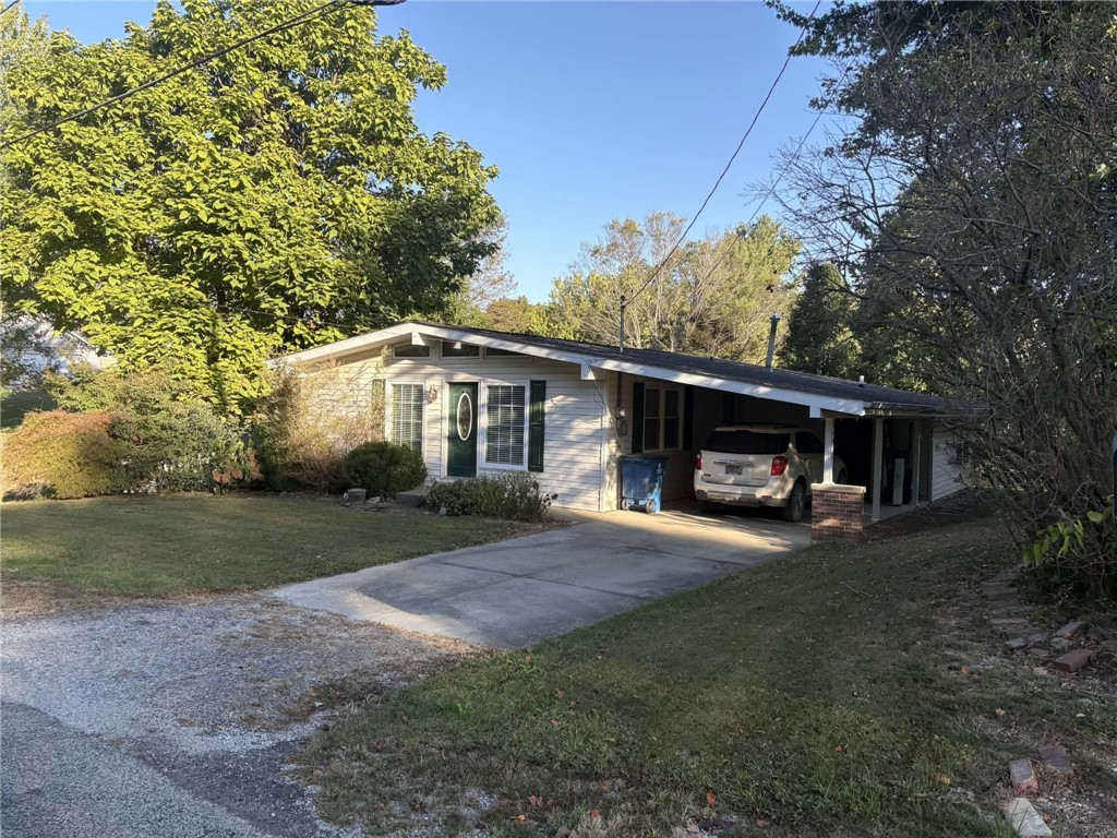 601 E Reynolds Street Newton Illinois United States, for Sale, residential,  , Personal Service Realty