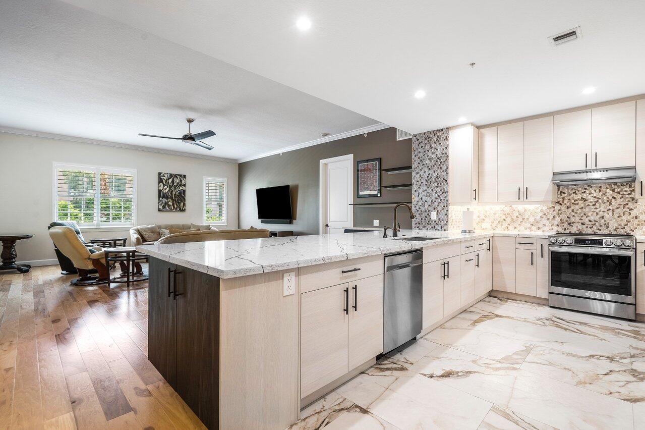 200 NE 2nd Avenue APT 209 Delray Beach Florida United States, for Sale, residential, Arlene   Toolsie  , Re/Max Direct