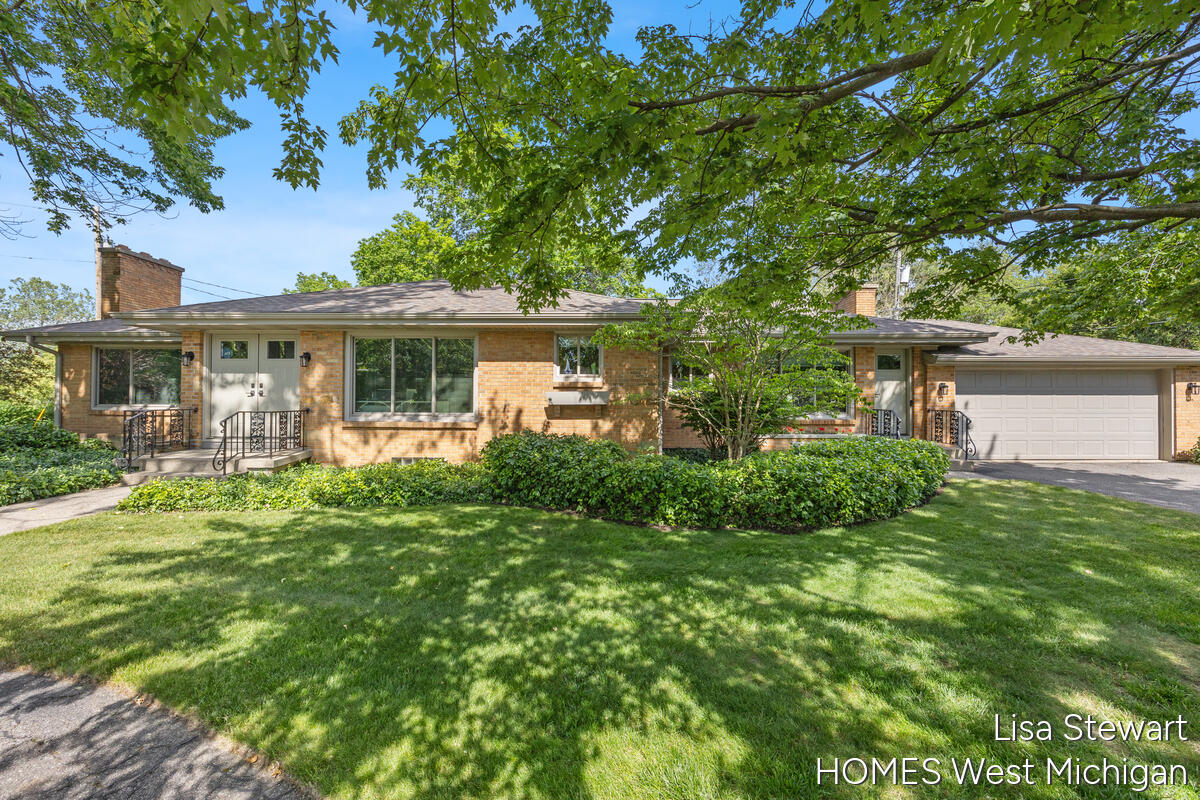 1410 Woodcliff Drive East Grand Rapids Michigan United States, for Sale, residential,  , RW Daniels Realty