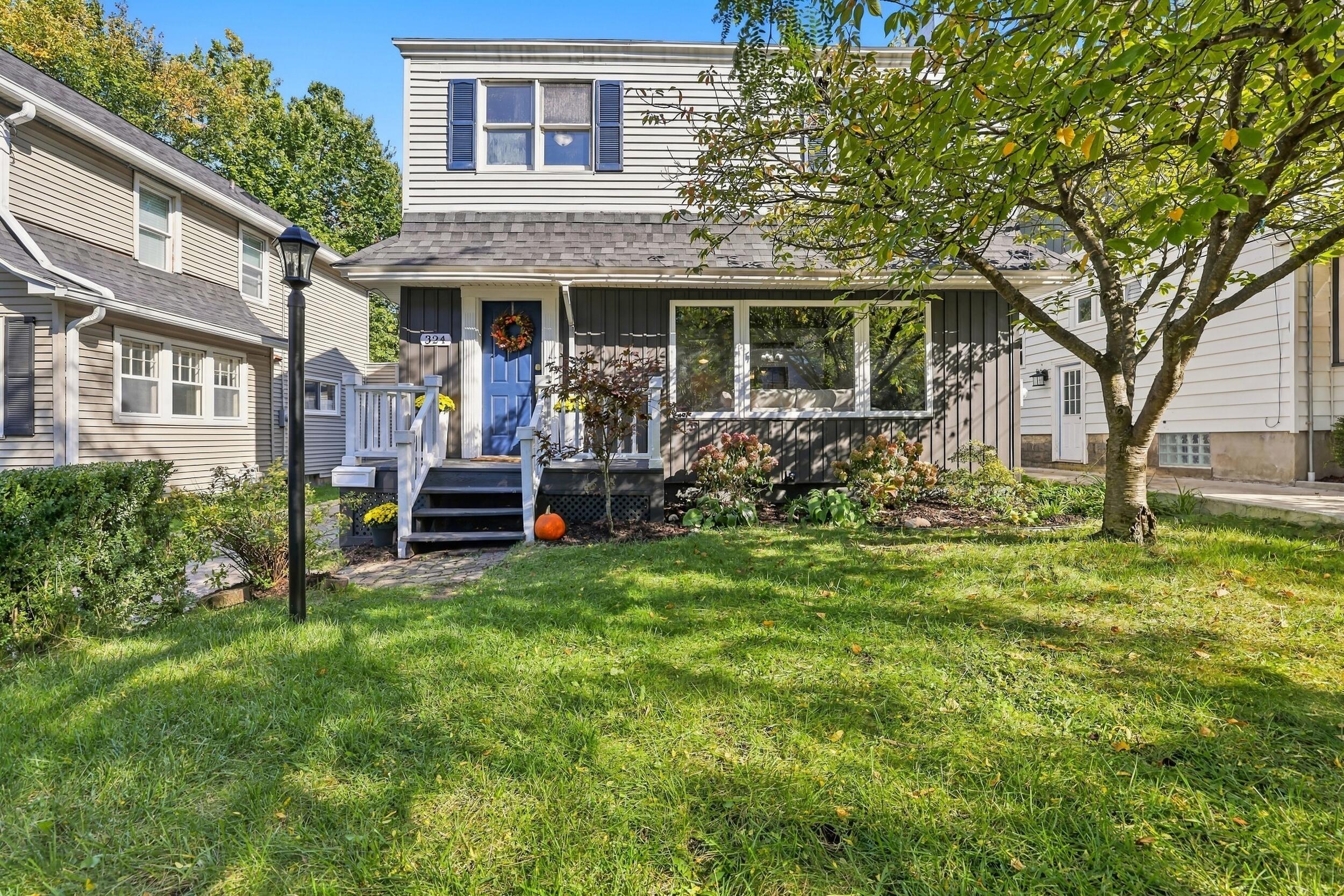 324 Gladstone Drive East Grand Rapids Michigan United States, for Sale, residential,  , RW Daniels Realty