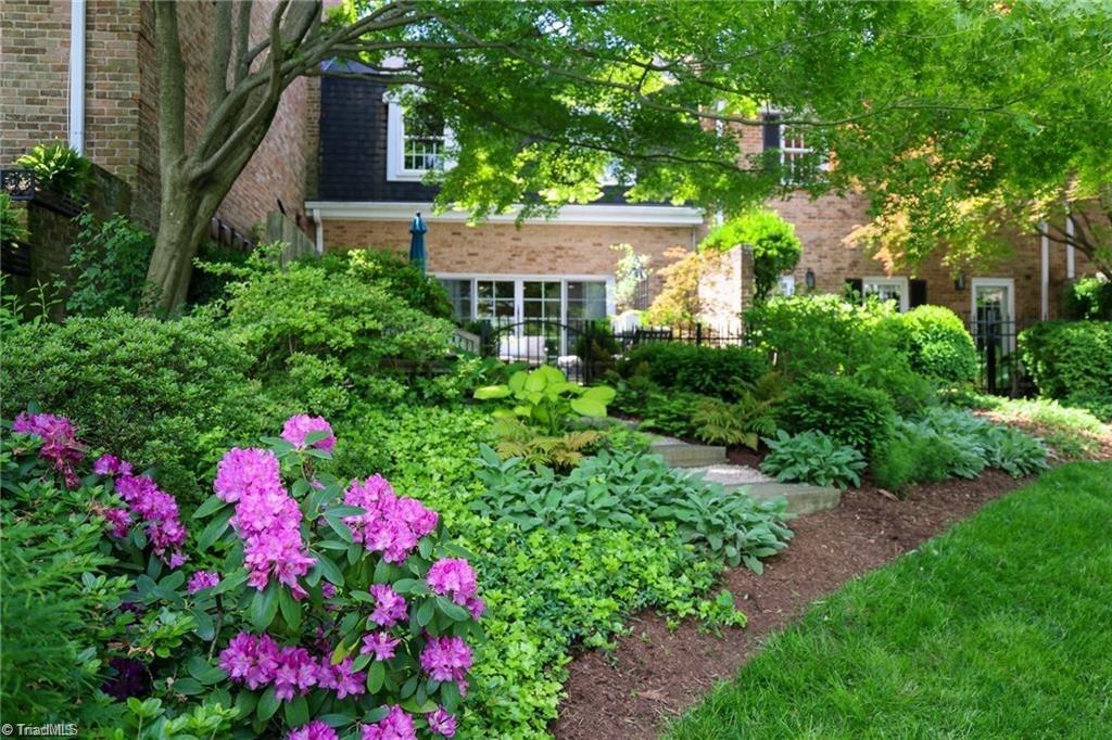 1108 Dover Road APT G Greensboro North Carolina United States, Sale Pending, residential,  , The Headley Group Realty