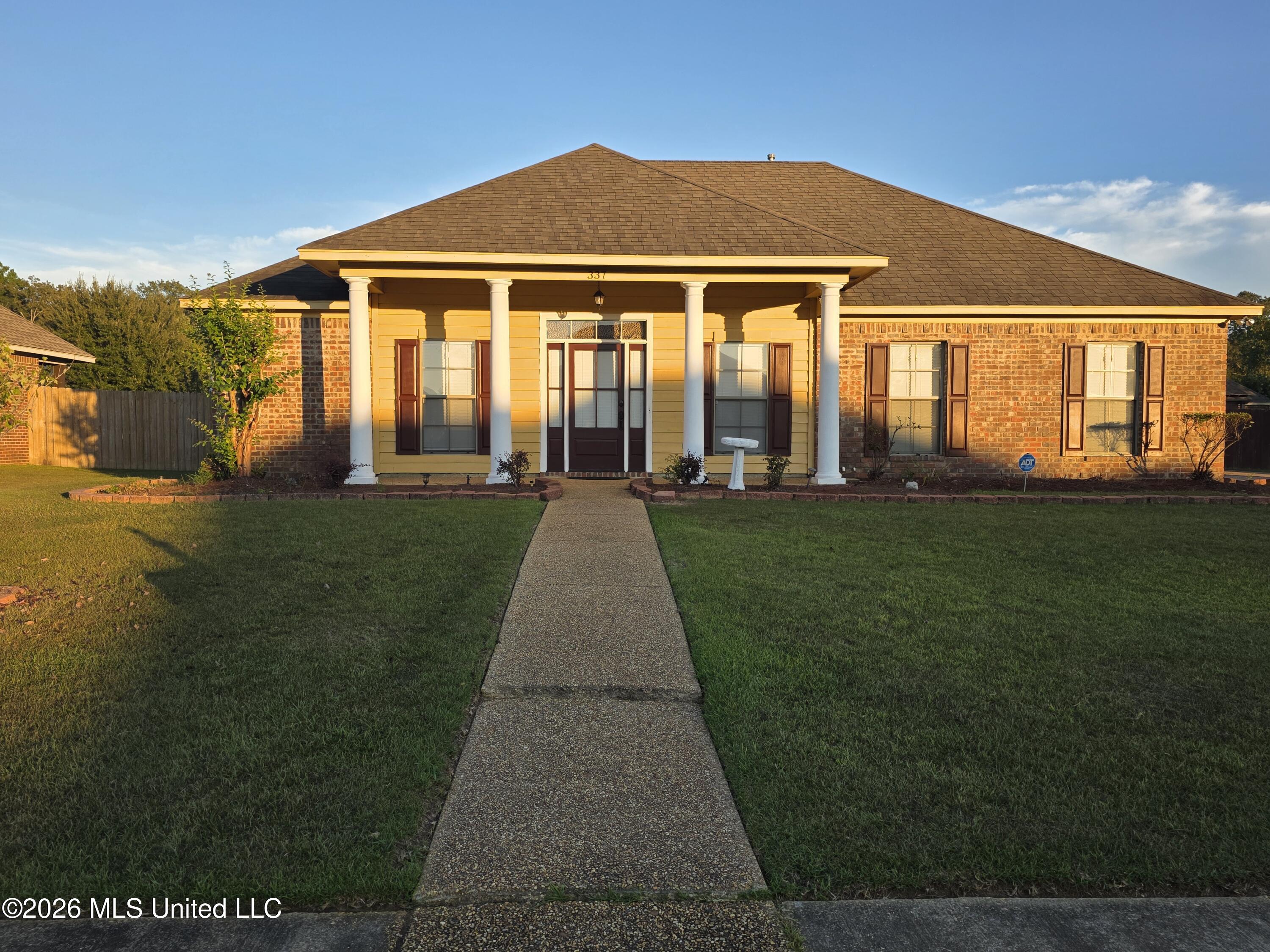 337 Towne Street Brandon Mississippi United States, for Sale, residential, Jessica McLaurin, Rezults Realty, LLC