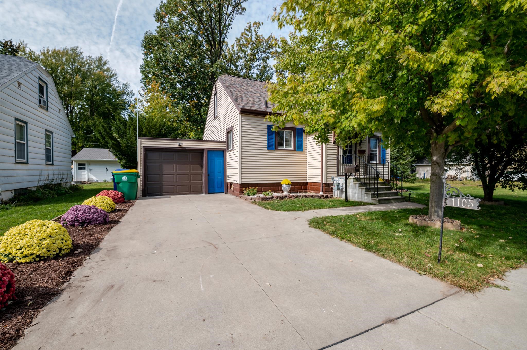 1105 LINCOLN Street Green Bay Wisconsin United States, for Sale, residential,  , Fireside Realty LLC