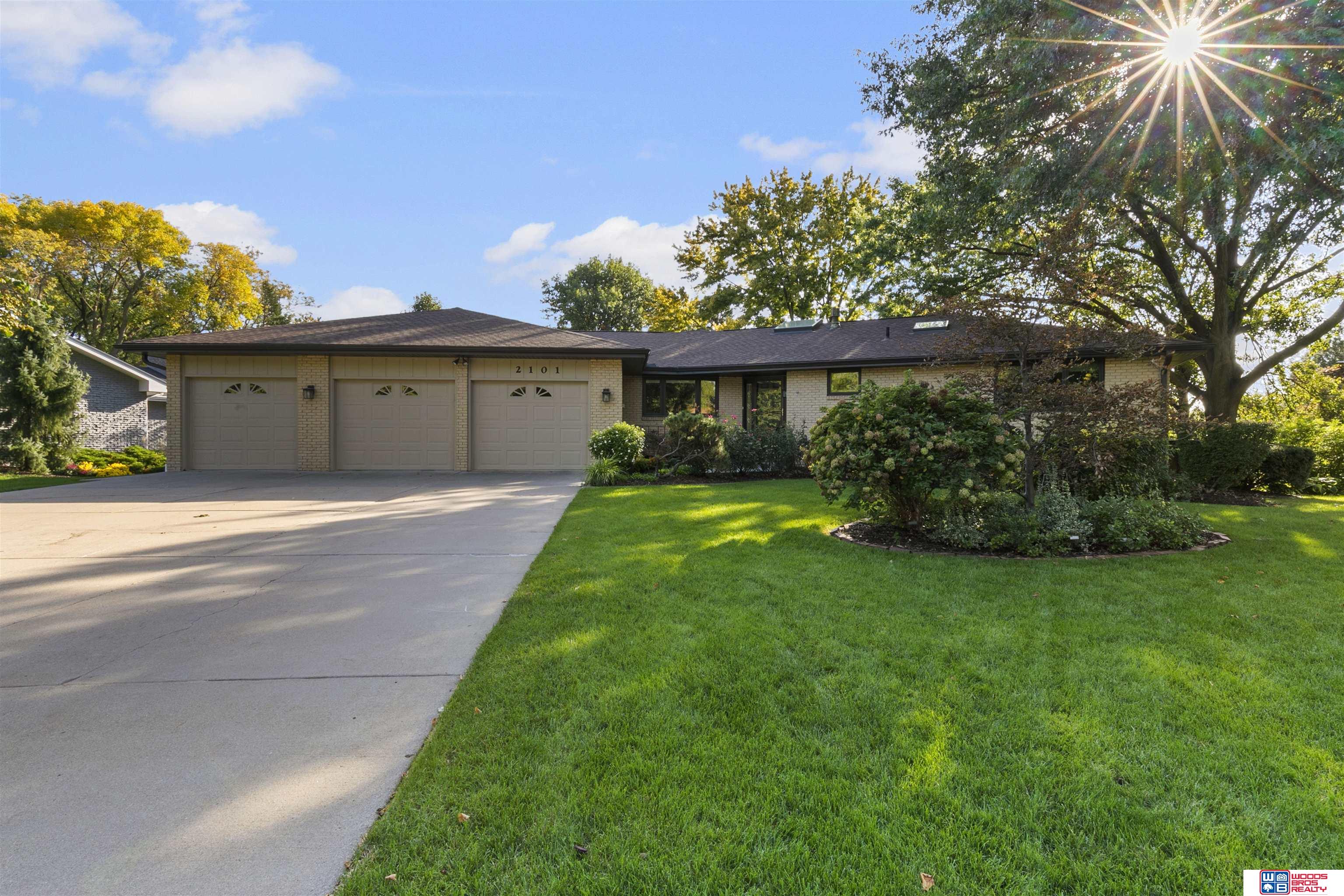 2101 The Knolls Street Lincoln Nebraska United States, for Sale, residential,  , Wolf Professional Realty PC