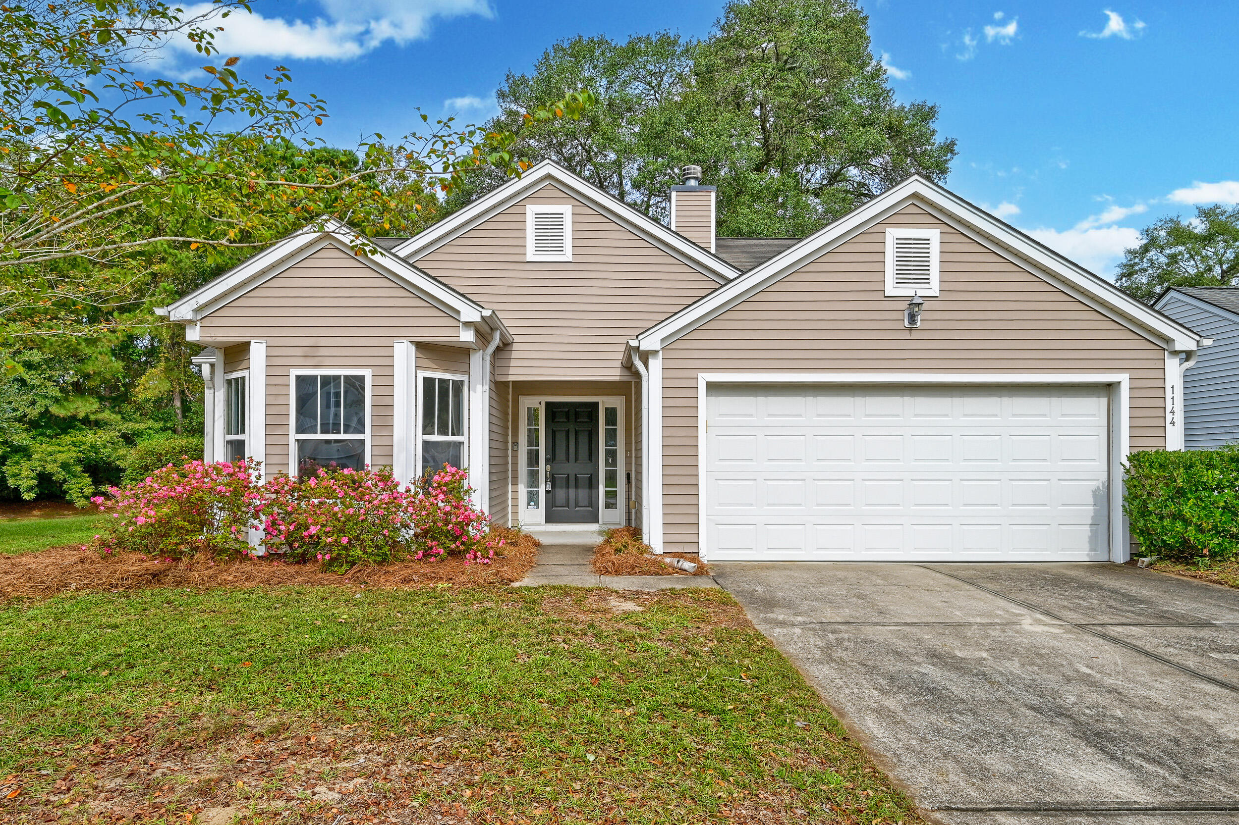 1144 Ole Oak Drive Charleston South Carolina United States, for Sale, residential, Bobbie  Rose, Keller Williams Realty Charleston/West Ashley