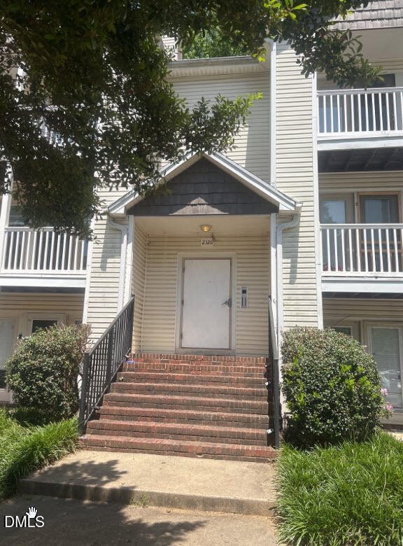 2328 W Vandalia Road APT F- 18 Greensboro North Carolina United States, Sale Pending, residential,  , The Headley Group Realty