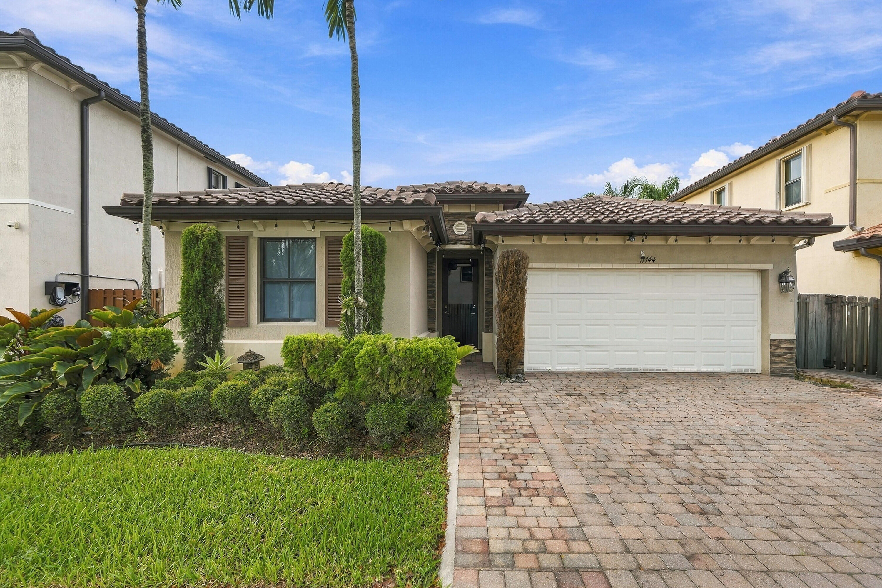 11744 SW 151st Path Miami Florida United States, for Sale, residential, Sophia Roy, Incom New Demo Office