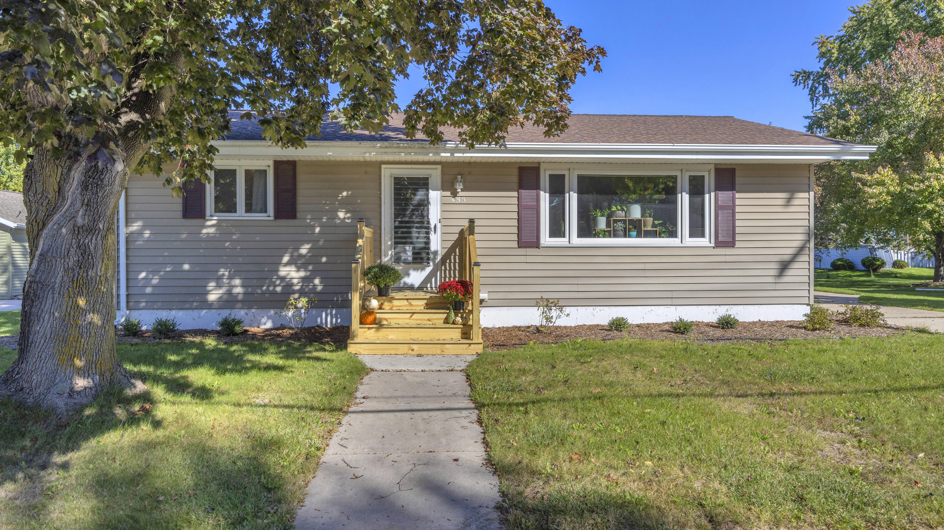 455 E Scott St Fond Du Lac Wisconsin United States, for Sale, residential,  , Roberts Homes and Real Estate