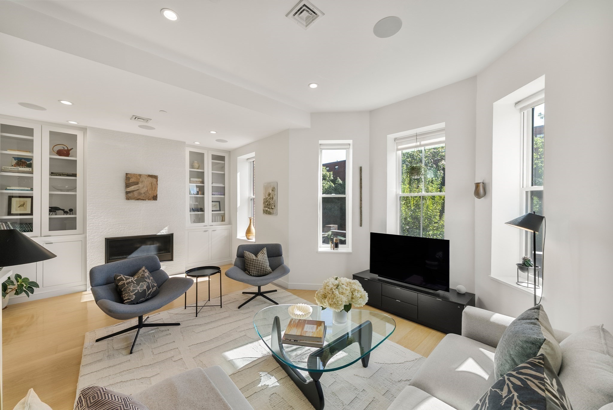 429 Columbus Ave  UNIT 2 Boston Massachusetts United States, for Sale, residential, Darcy Bento, South Boston  Realtor Bento Real Estate Group, Bento Real Estate Group, Inc.