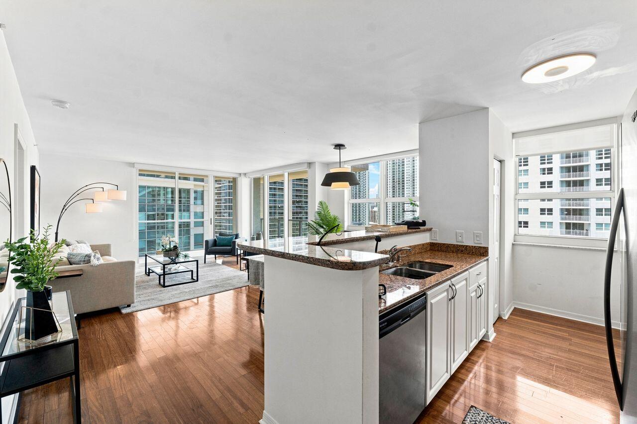 1155 BRICKELL BAY Drive APT 2802 Miami Florida United States, for Sale, residential,  , INCOM OFFICE EXAMPLE