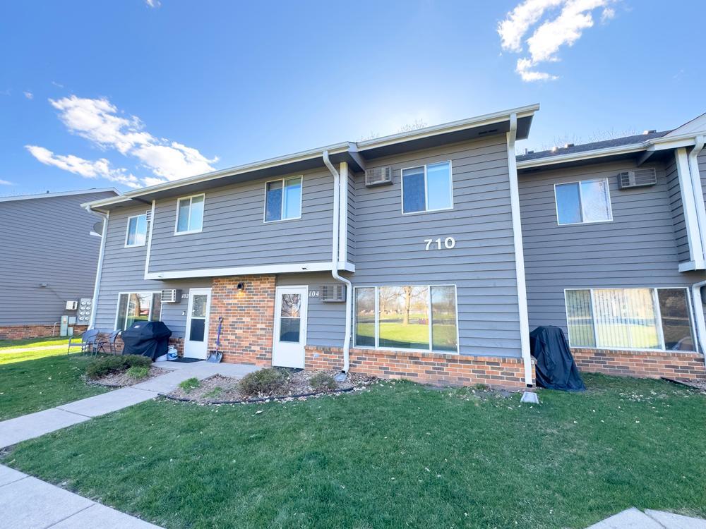 710 W Village Road APT 104 Chanhassen Minnesota United States, for Sale, residential, Lynn Heimdahl, Bridge Realty, LLC