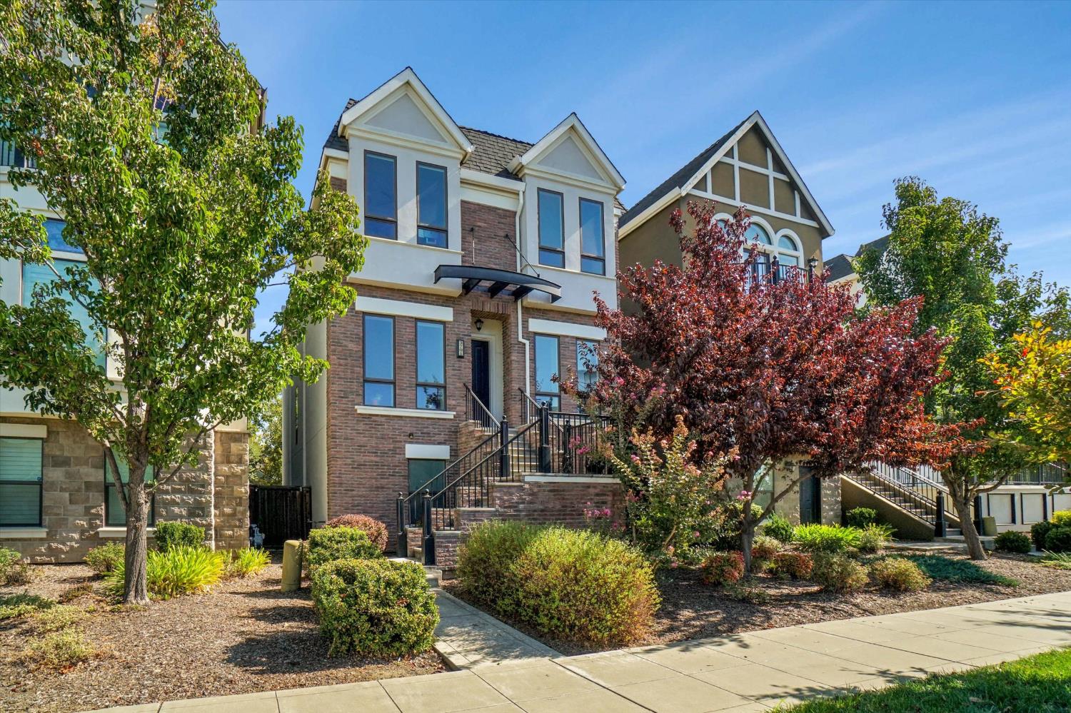 3701 Crocker Drive Sacramento California United States, for Sale, residential,  , SacHomes Realty Group
