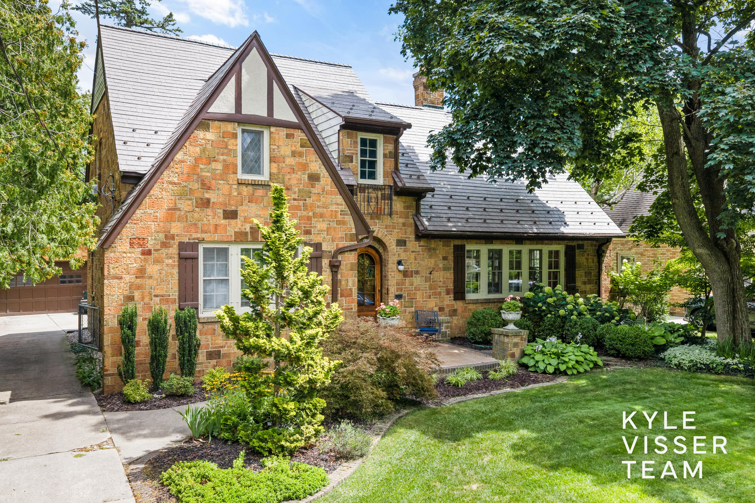 950 Pinecrest Avenue East Grand Rapids Michigan United States, for Sale, residential,  , RW Daniels Realty