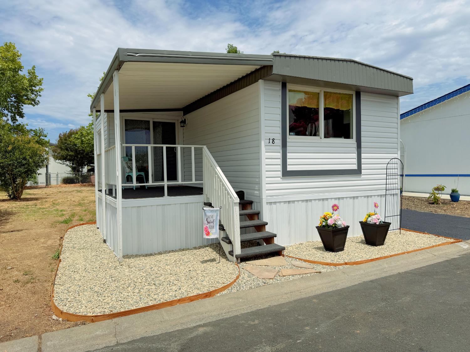 18 Commodore Lane APT 18 Sacramento California United States, for Sale, residential,  , SacHomes Realty Group