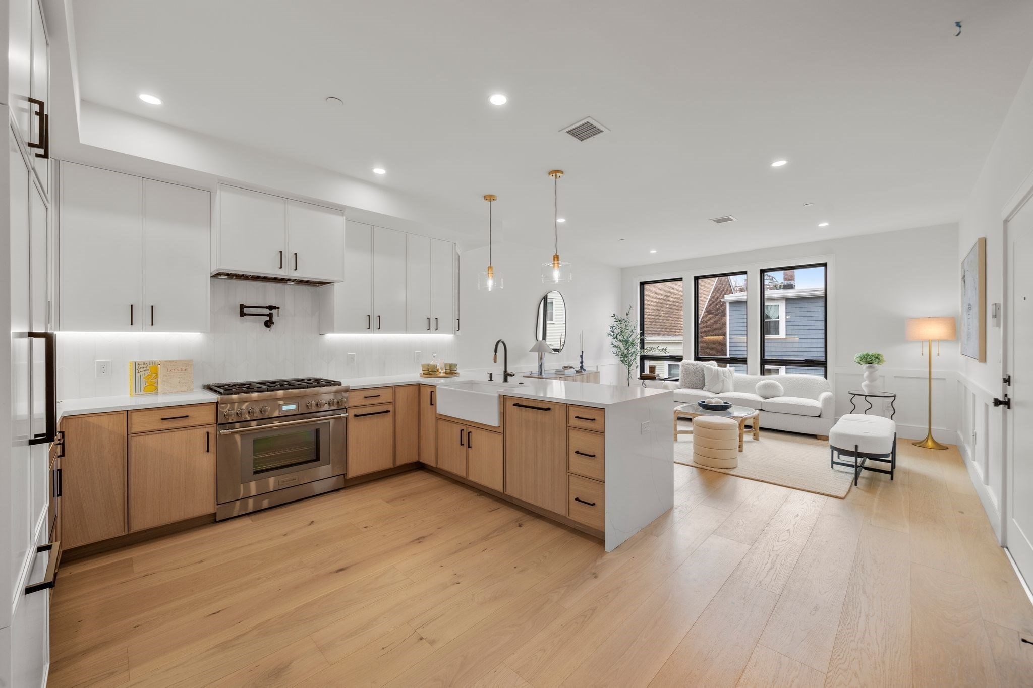 136 West 8th  UNIT 3 Boston Massachusetts United States, for Sale, residential, Darcy Bento, South Boston  Realtor Bento Real Estate Group, Bento Real Estate Group, Inc.