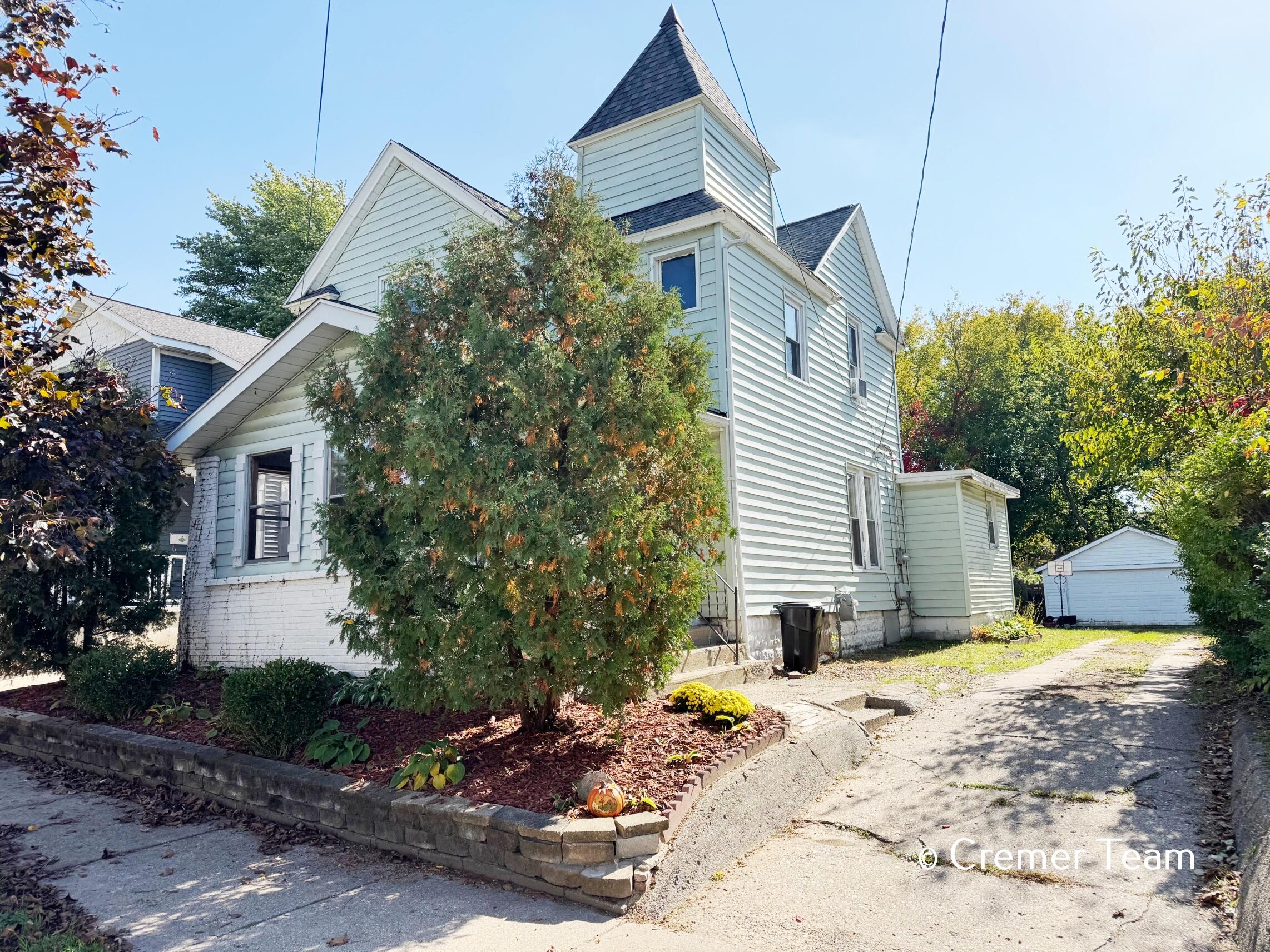 928 Worden Street Grand Rapids Michigan United States, for Sale, residential,  , RW Daniels Realty