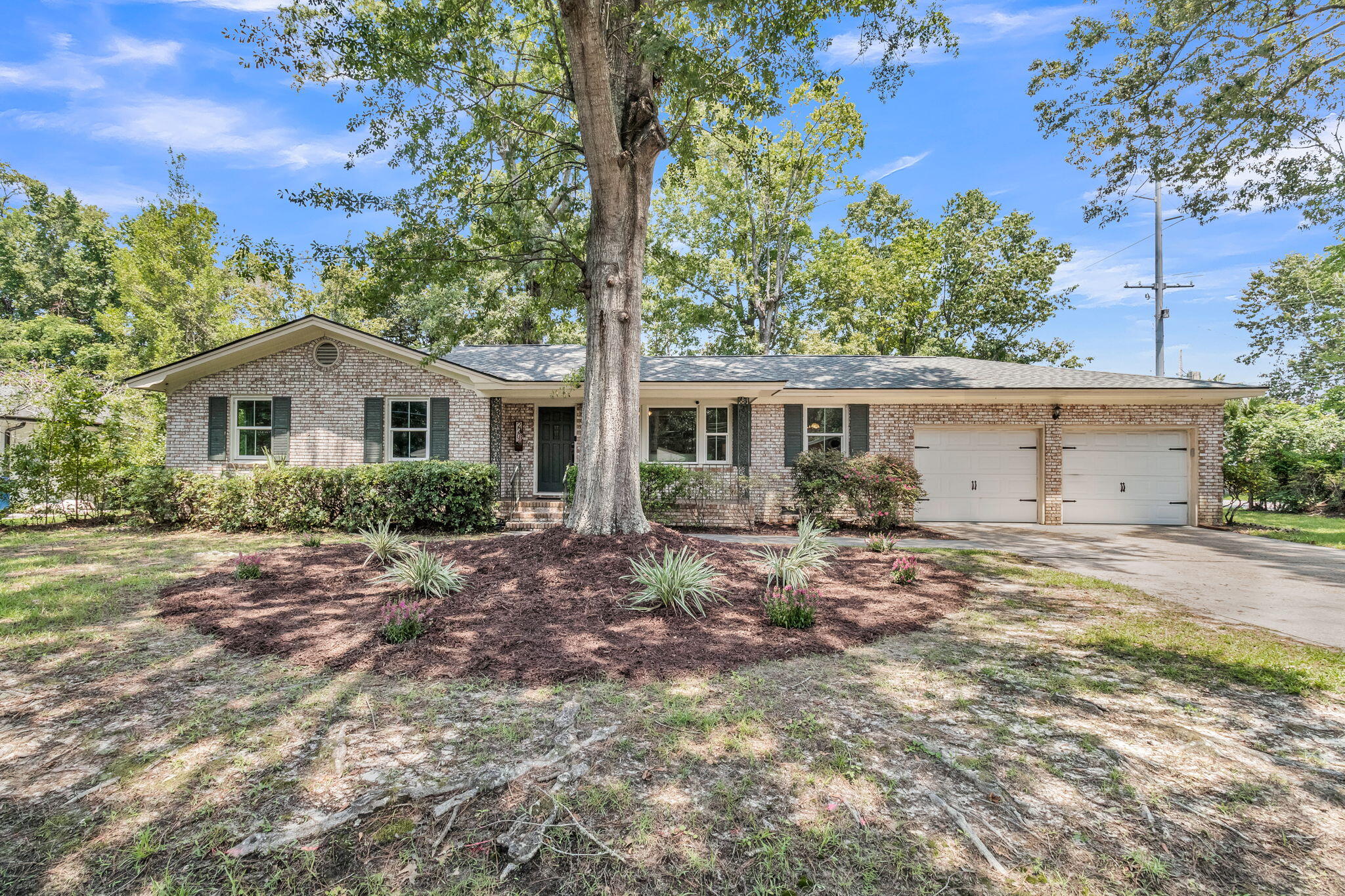 2204 N Dallerton Circle Charleston South Carolina United States, for Sale, residential, Bobbie  Rose, Keller Williams Realty Charleston/West Ashley
