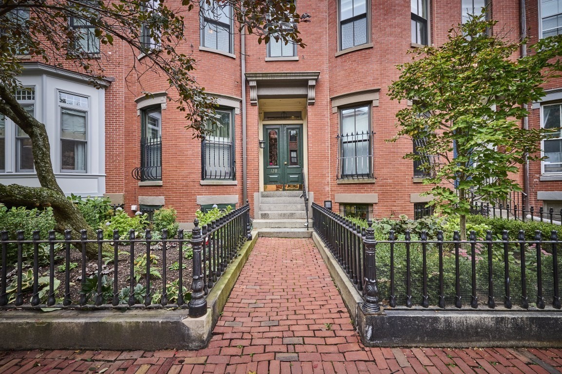 120 West Concord Street  UNIT 1 Boston Massachusetts United States, for Rent, residential,  , The Edwards Realty Team - Barrett Sotheby's International Realty