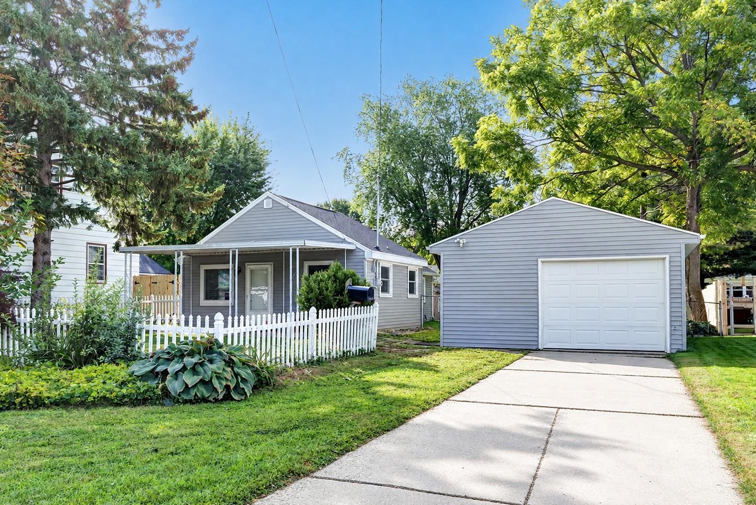 1960 OAKDALE Avenue Green Bay Wisconsin United States, for Sale, residential,  , Fireside Realty LLC