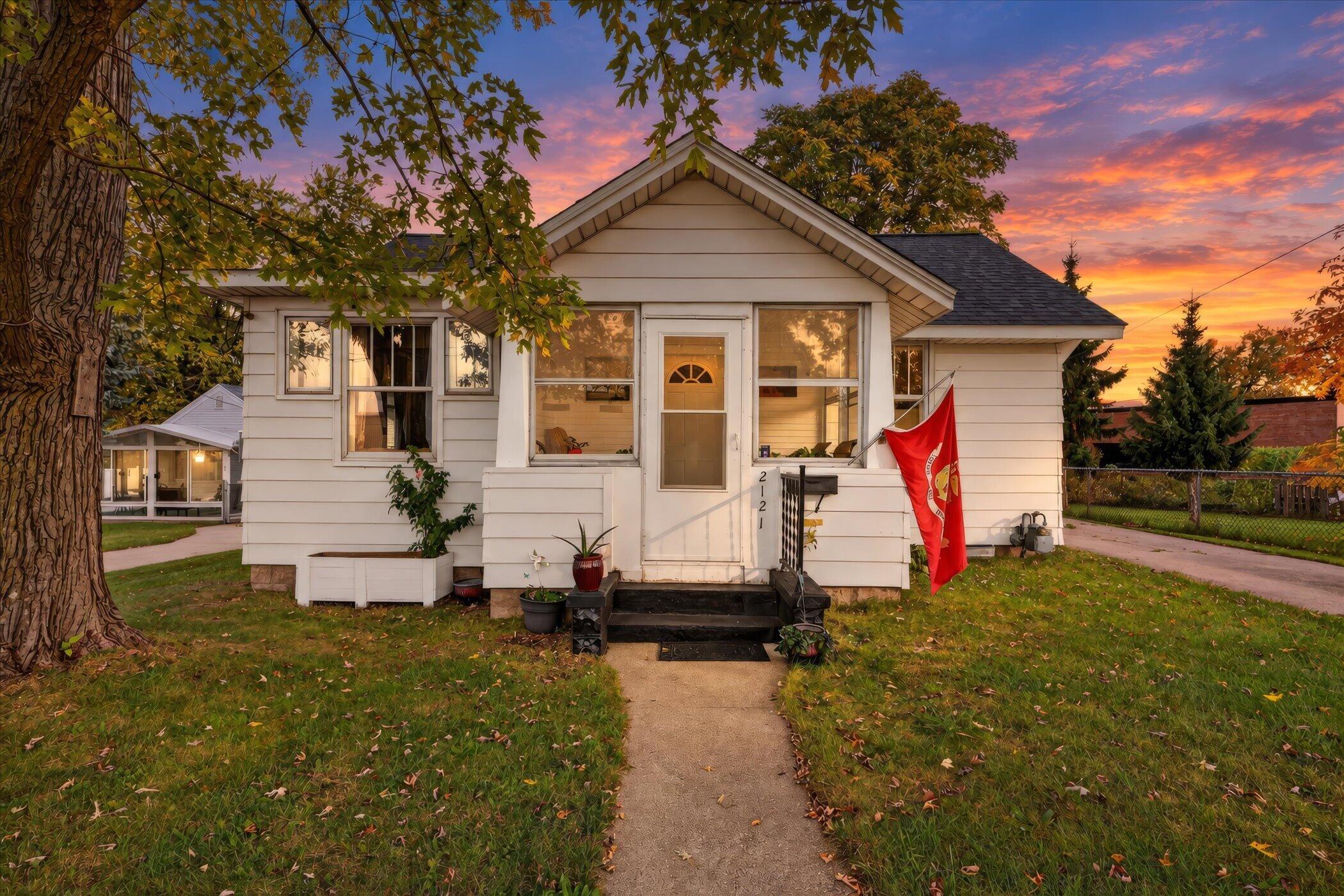 2121 Lee Street Wyoming Michigan United States, for Sale, residential,  , RW Daniels Realty