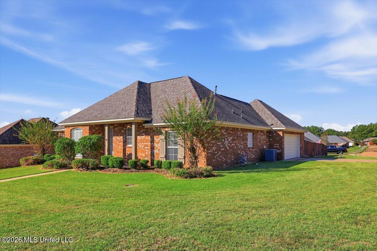 227 Silver Lake Pearl Mississippi United States, for Sale, residential, Jessica McLaurin, Rezults Realty, LLC