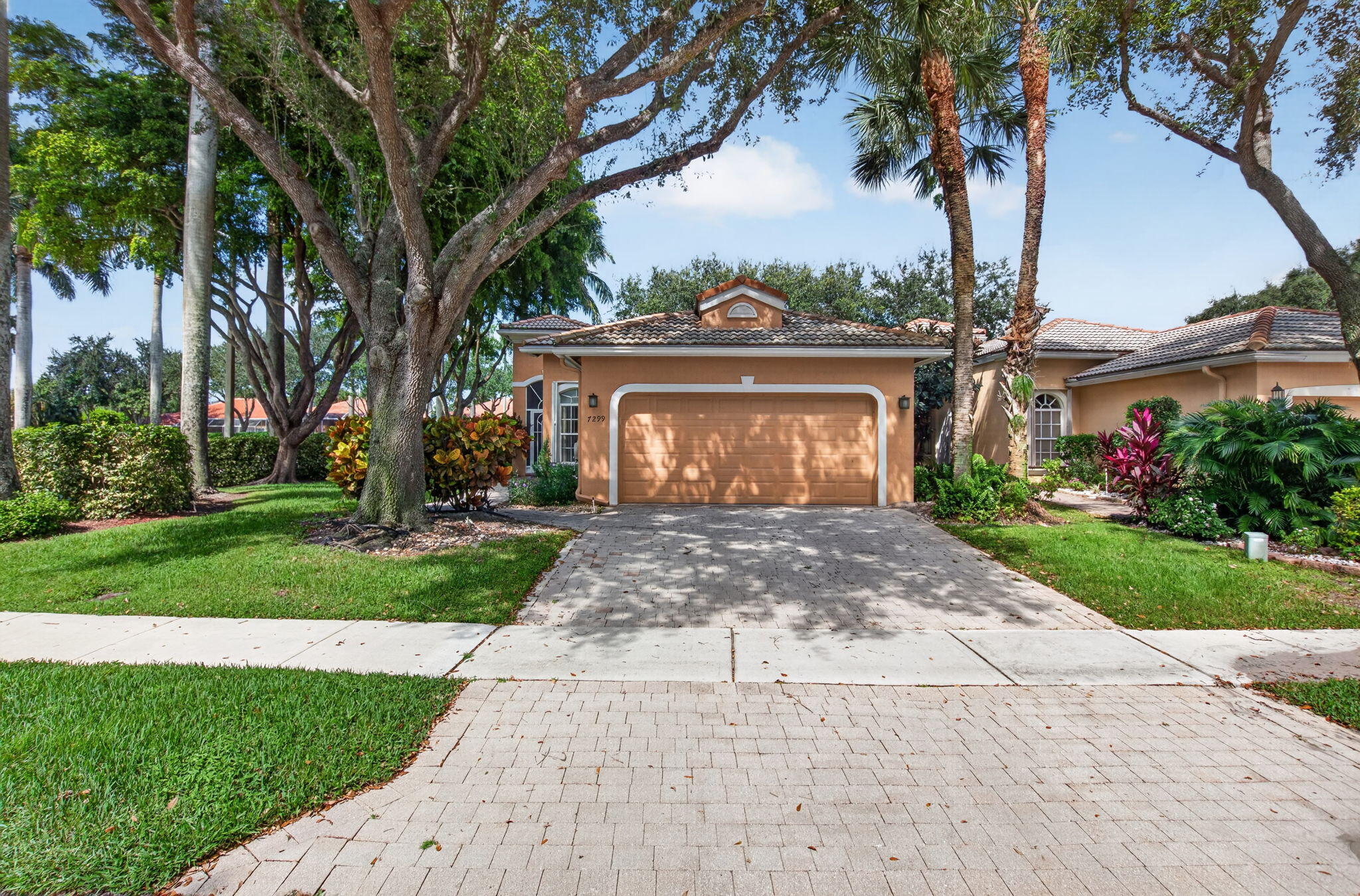 7299 Vía Genova Delray Beach Florida United States, for Sale, residential, Arlene   Toolsie  , Re/Max Direct