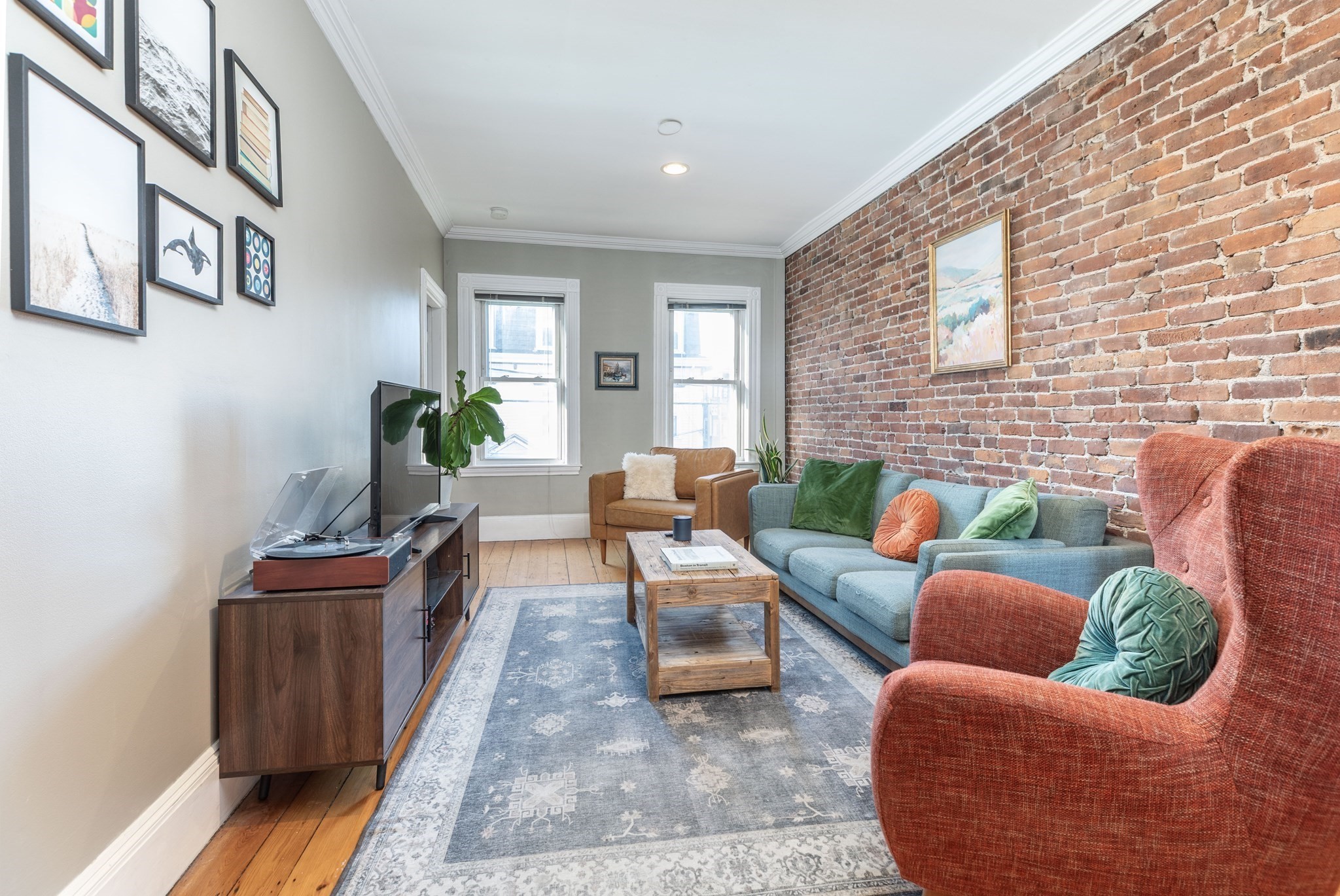 192 W Fifth St  UNIT 2 Boston Massachusetts United States, for Rent, residential,  , The Edwards Realty Team - Barrett Sotheby's International Realty