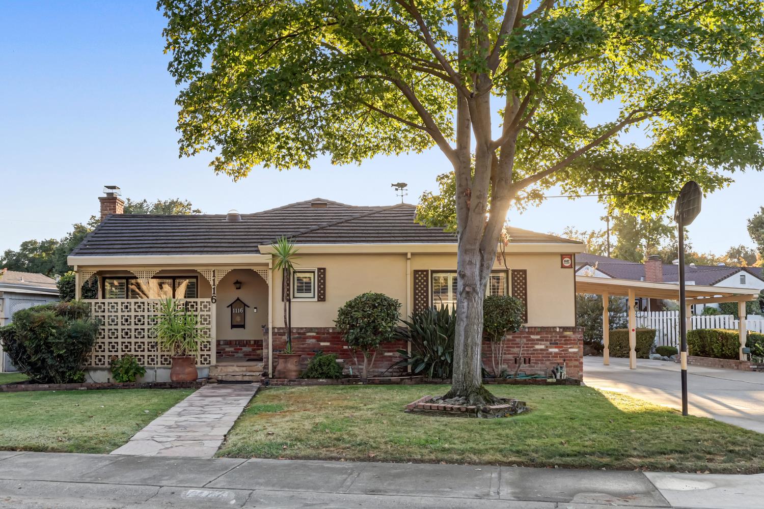 1116 Darnel Way Sacramento California United States, for Sale, residential,  , Royalty Property Management & Realty