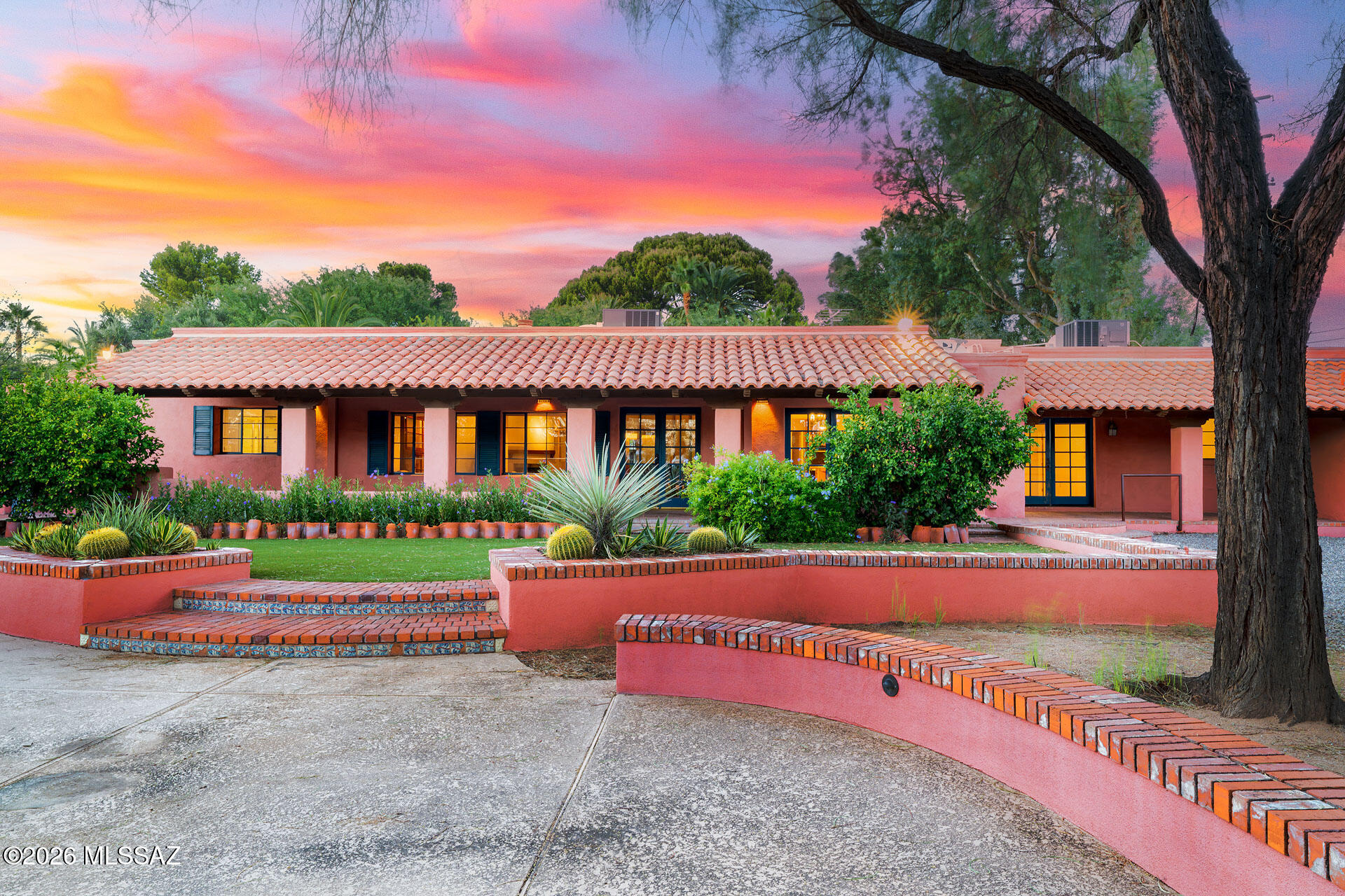 115 E Calle Resplendor Tucson Arizona United States, for Sale, residential, Aaron Lieberman, TIERRA ANTIGUA REALTY