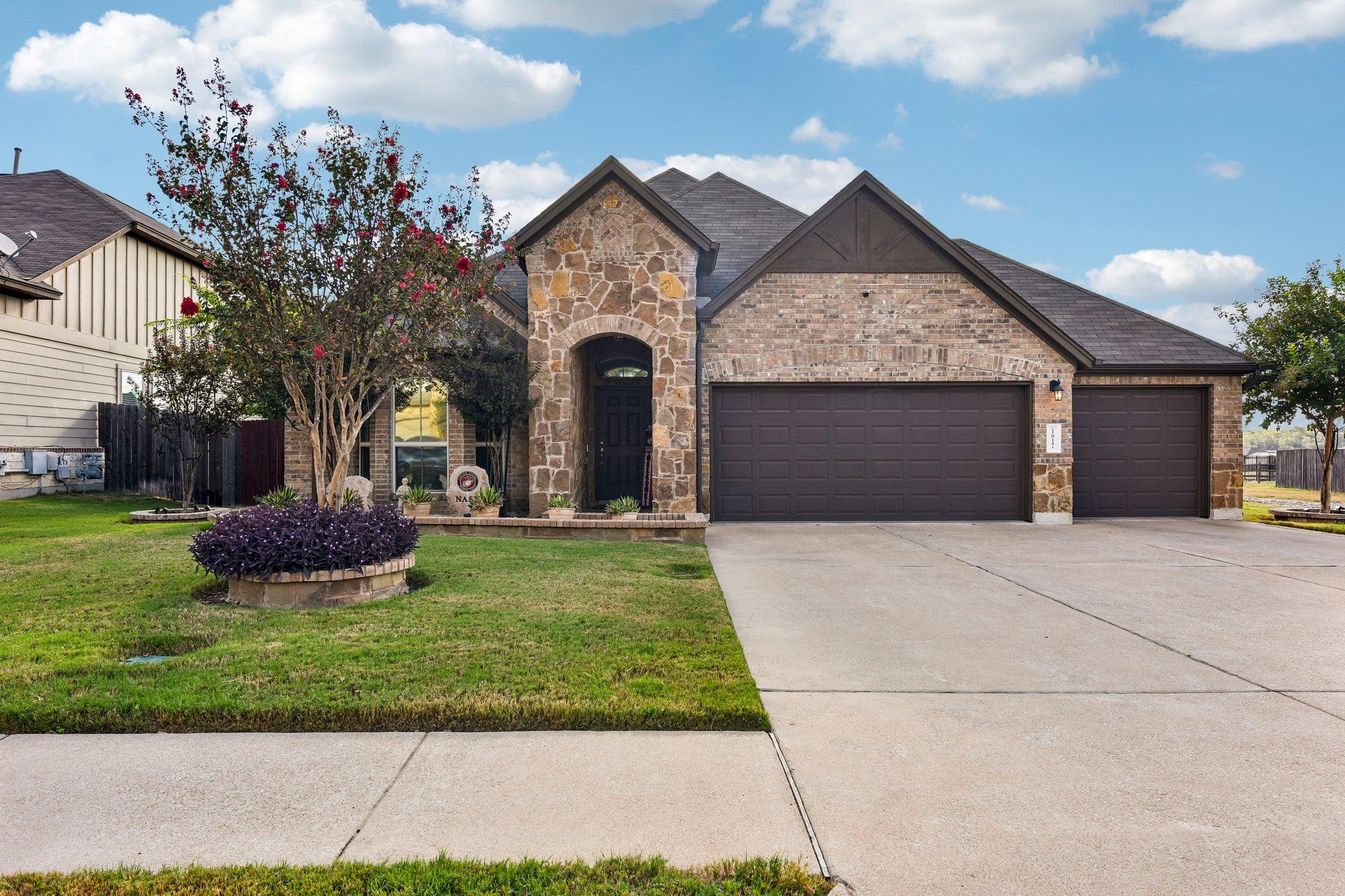 1817 Morts PL Manchaca Texas United States, for Sale, residential,  , Mile Realty 