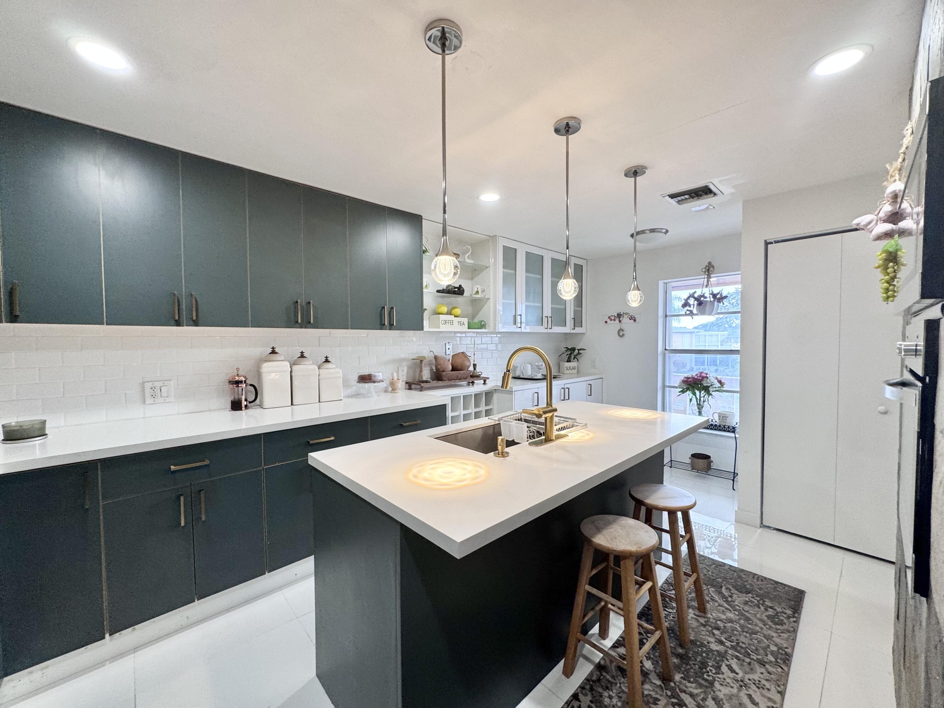1341 NW 20TH Avenue APT 203 Delray Beach Florida United States, for Rent, residential, Arlene   Toolsie  , Re/Max Direct