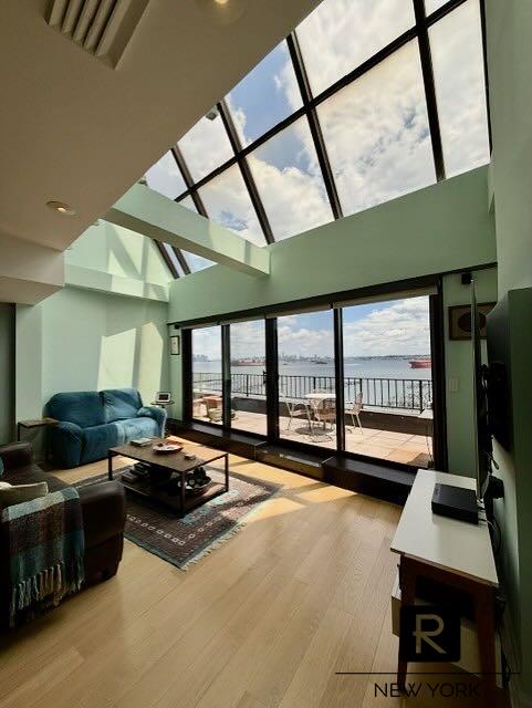 10 Bay Street Landing APT 8-D New York New York United States, for Sale, residential, Bramdeo Singh, Apex Group, LLC