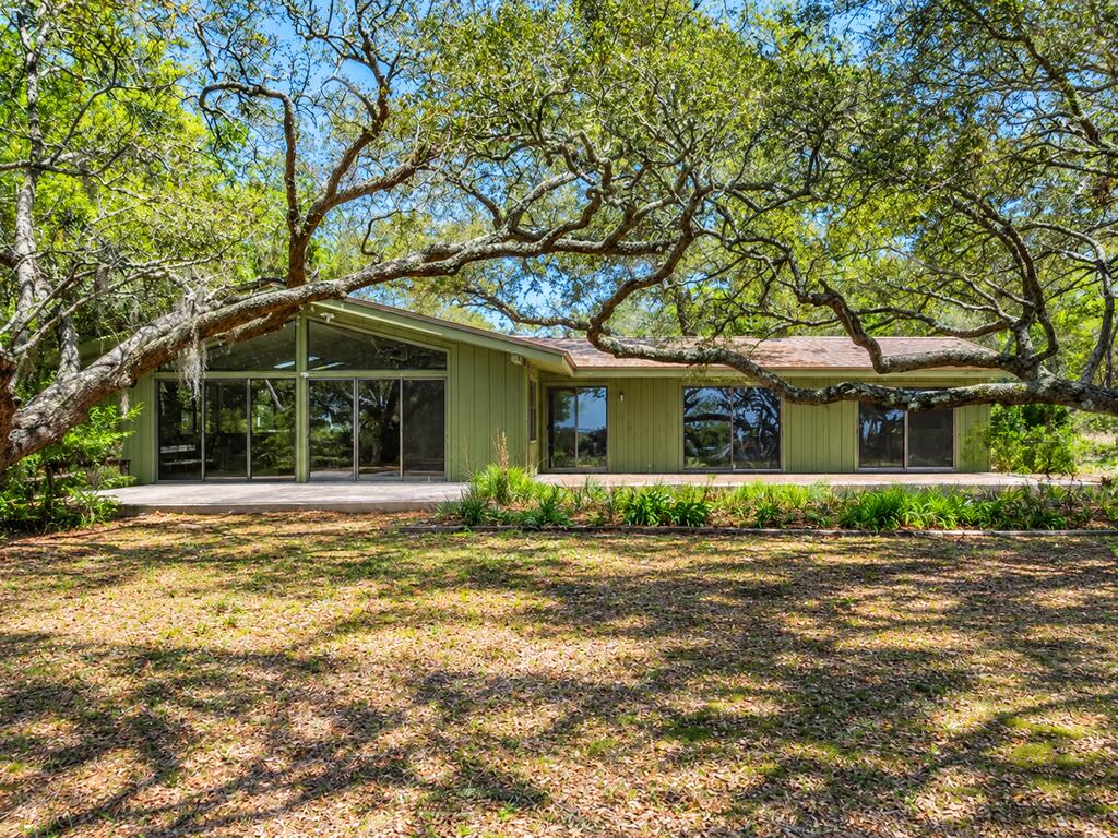 17 S Bay Shore Dr Eastpoint Florida United States, for Sale, residential, Deb Robertson, The Naumann Group Real Estate, Inc.