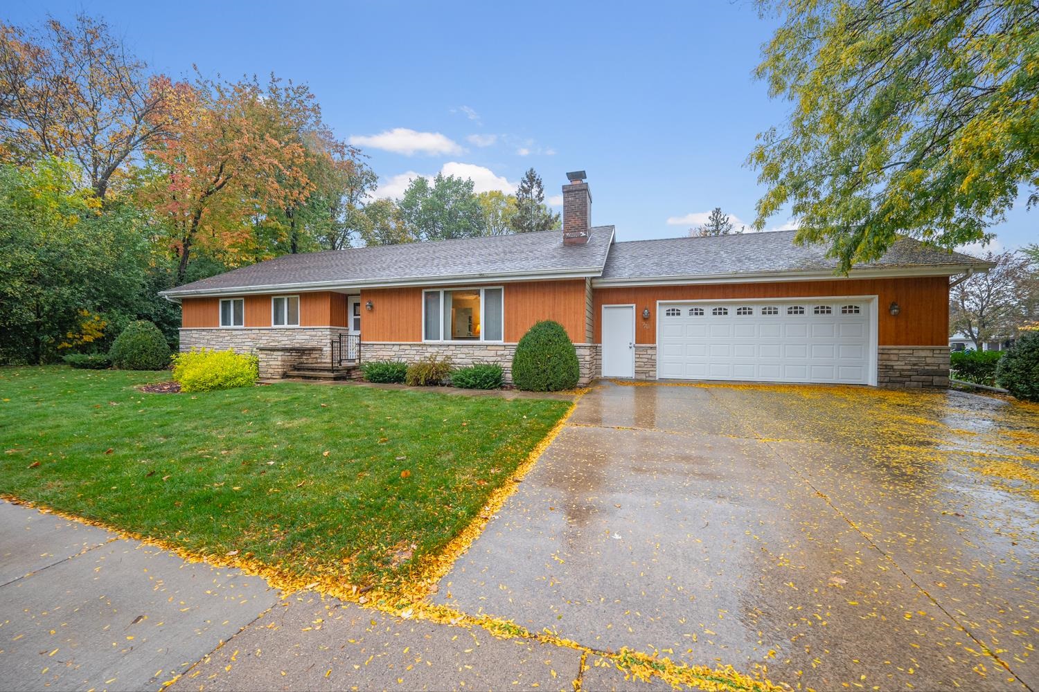 720 E MEADOW GROVE Boulevard Appleton Wisconsin United States, for Sale, residential,  , Fireside Realty LLC