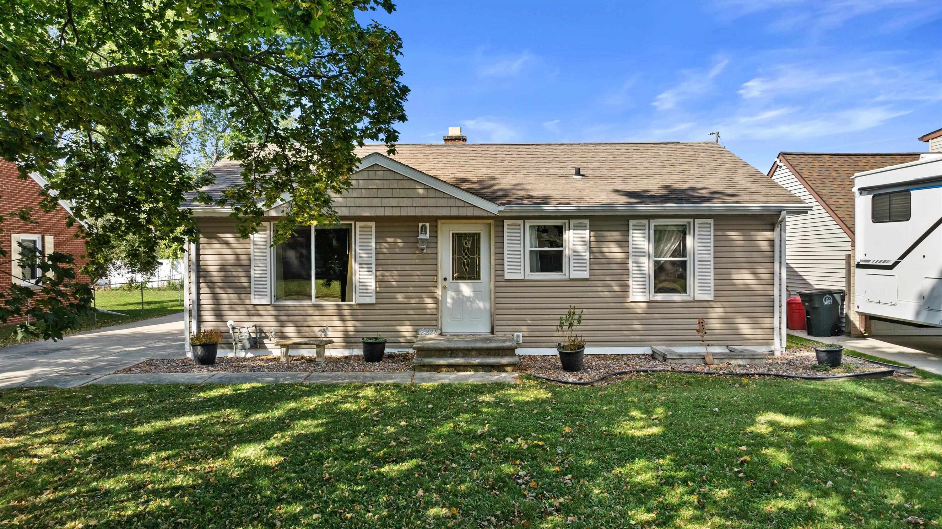 2228 MAGNOLIA Lane Green Bay Wisconsin United States, for Sale, residential,  , Fireside Realty LLC