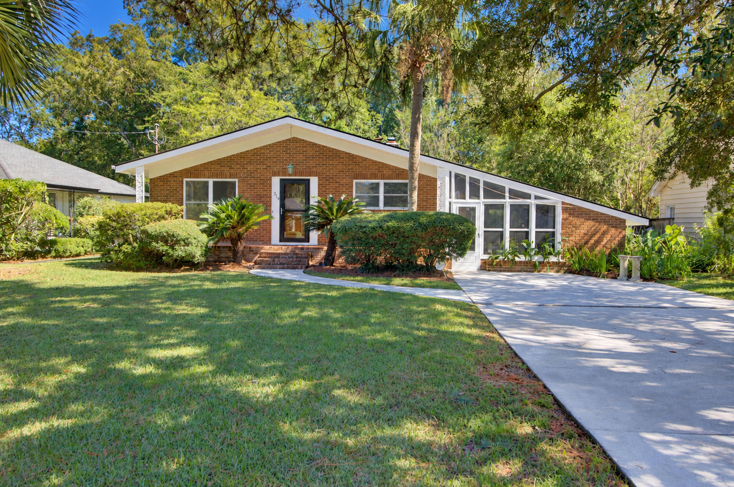 318 Millcreek Drive Charleston South Carolina United States, for Sale, residential, Bobbie  Rose, Keller Williams Realty Charleston/West Ashley
