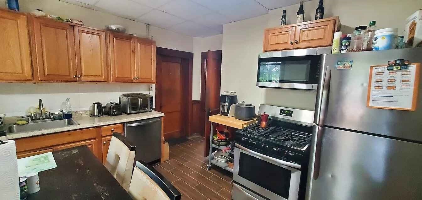 20 Glade Ave  UNIT 3 Boston Massachusetts United States, for Rent, residential,  , The Edwards Realty Team - Barrett Sotheby's International Realty