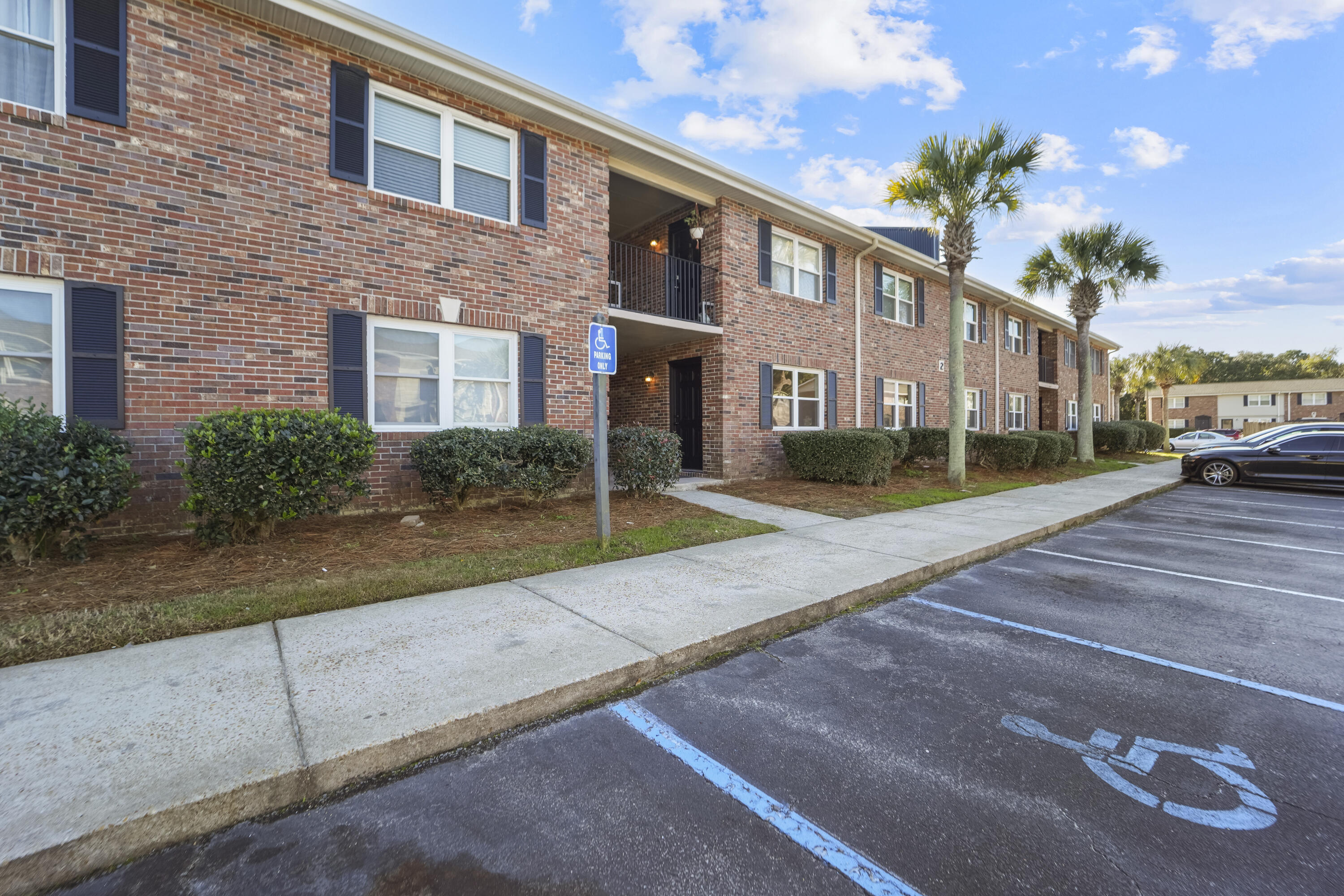 415 Parkdale Drive APT 2c Charleston South Carolina United States, for Sale, residential, Bobbie  Rose, Keller Williams Realty Charleston/West Ashley