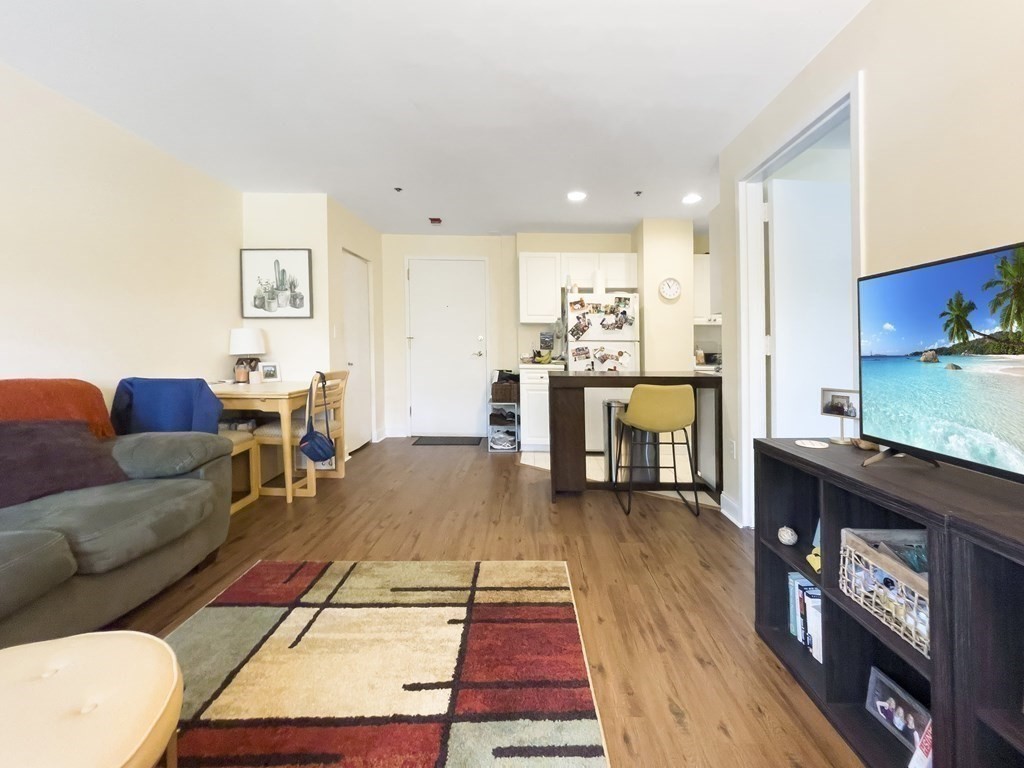 332 Jamaicaway  UNIT 306 Boston Massachusetts United States, for Rent, residential,  , The Edwards Realty Team - Barrett Sotheby's International Realty