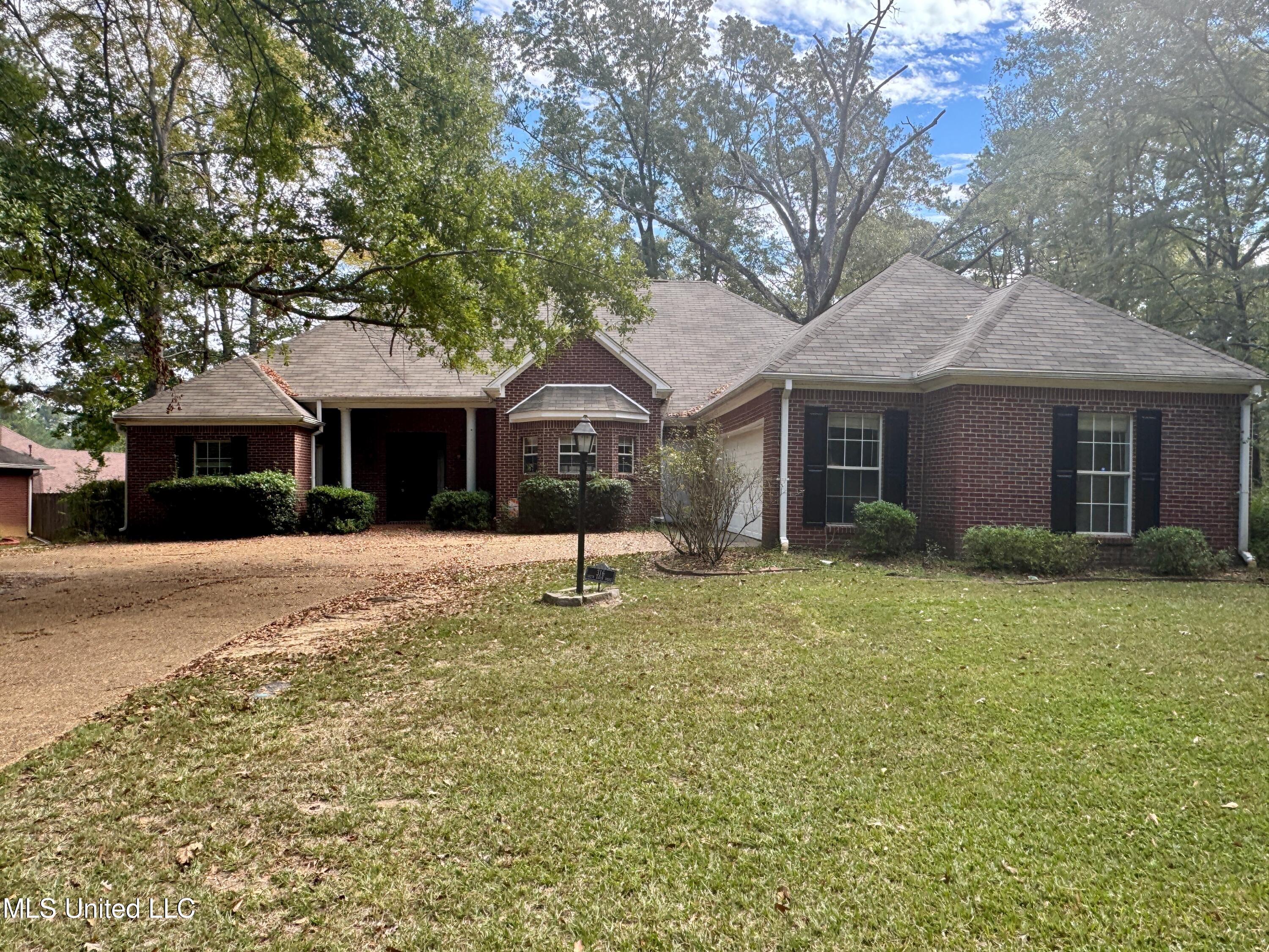 316 Southhaven Drive Byram Mississippi United States, for Sale, residential, Jessica McLaurin, Rezults Realty, LLC